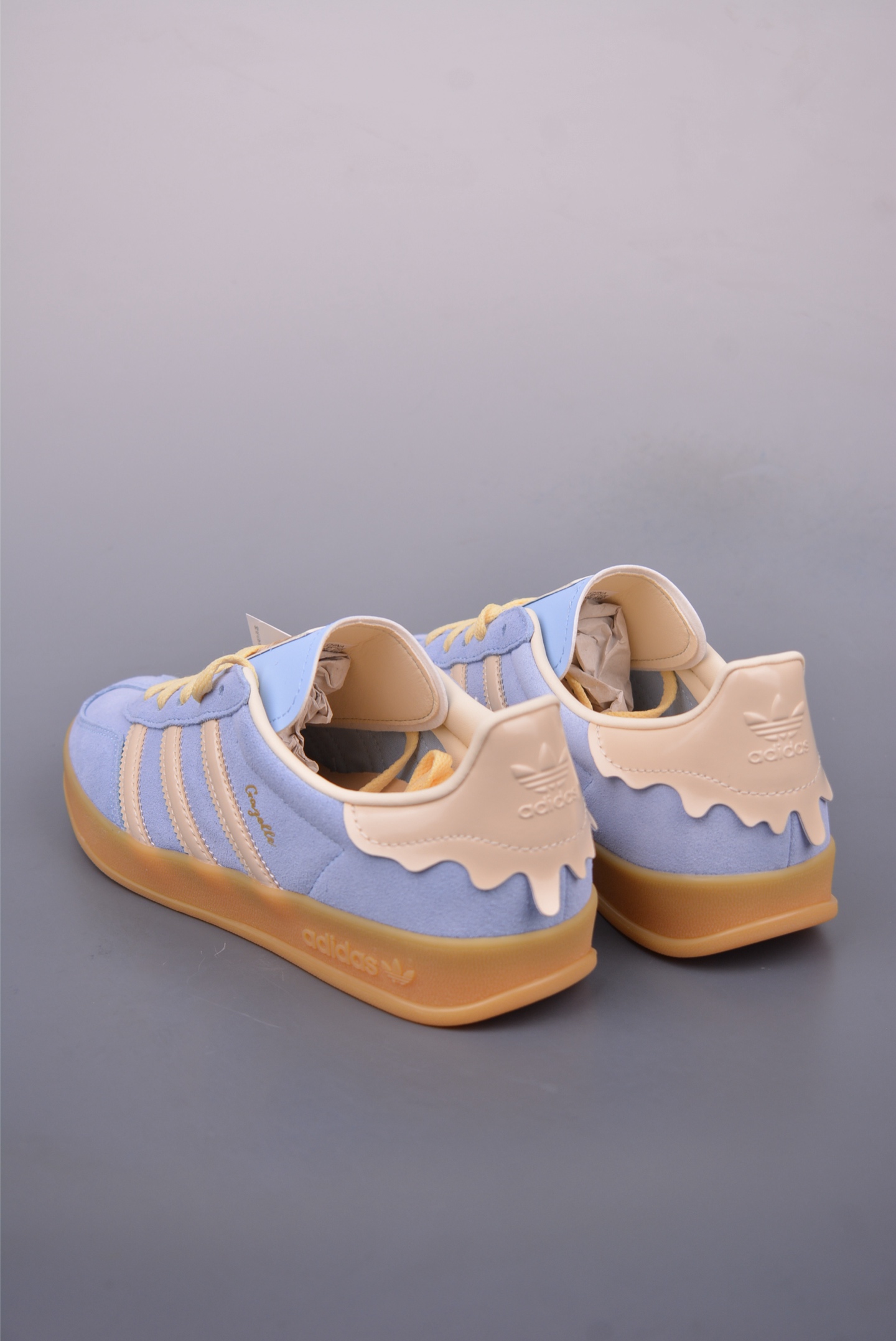 아디다스 오리지널 상품 번호: JIR802