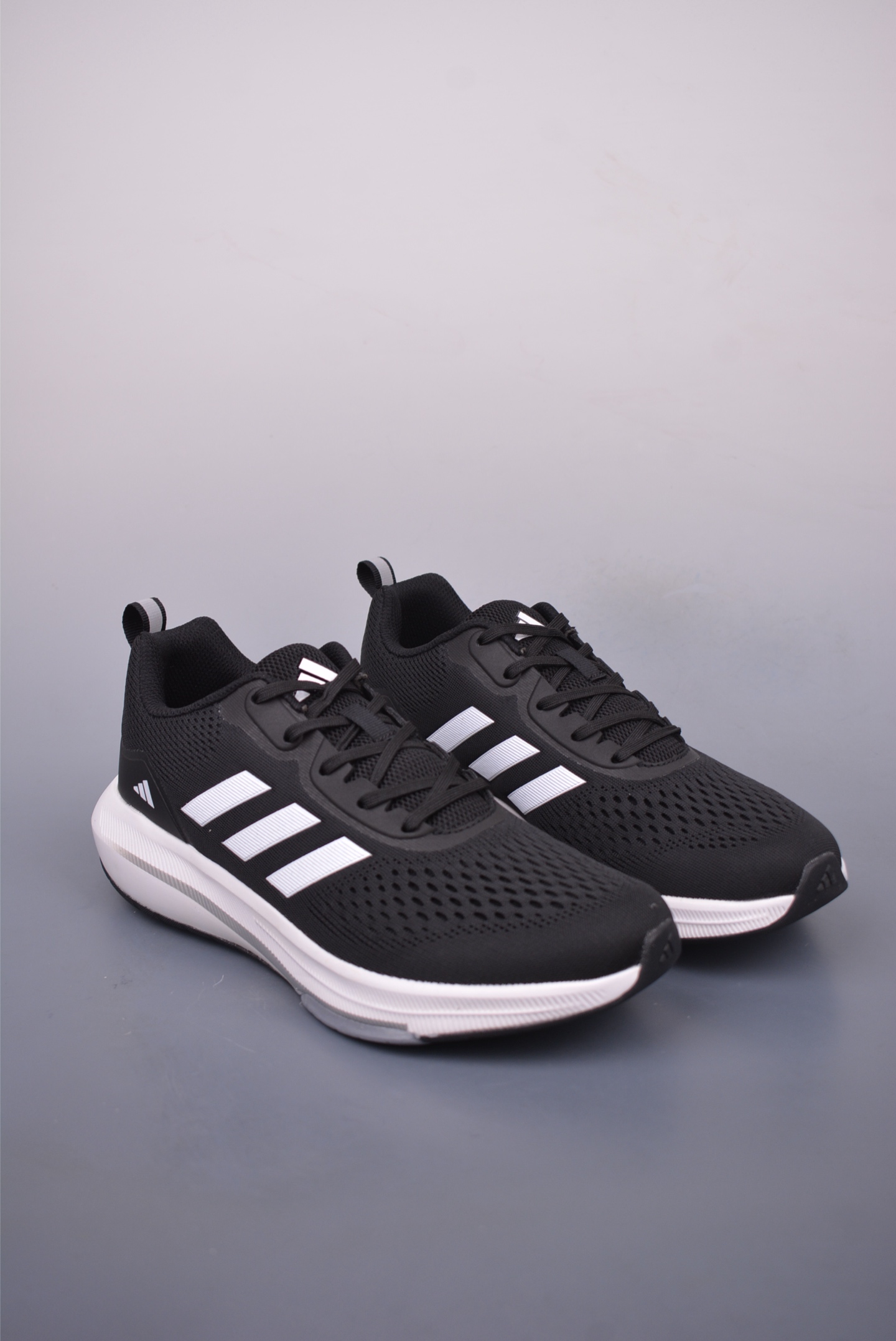 아디다스 아디다스 슈퍼 상품 번호: AQ0883