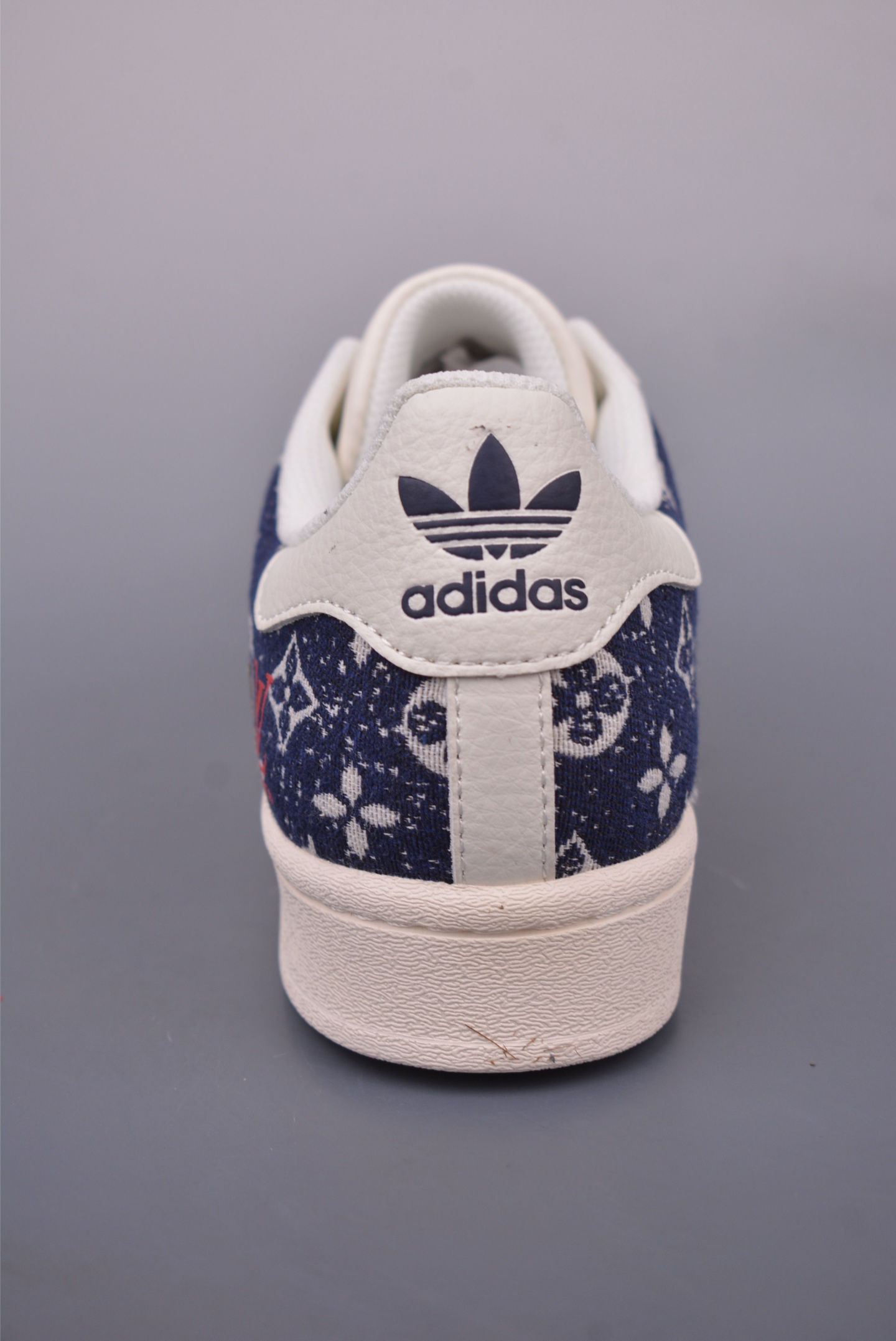 아디다스 오리지널 상품 번호: JY8910