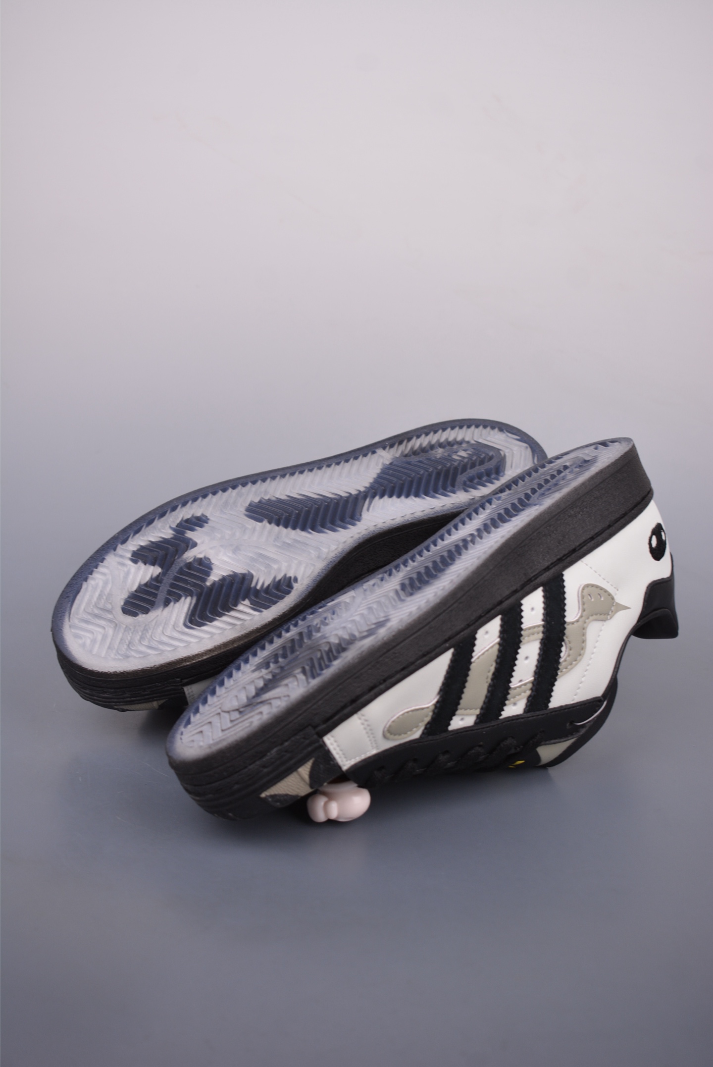 아디다스 오리지널 상품 번호: JQ8778