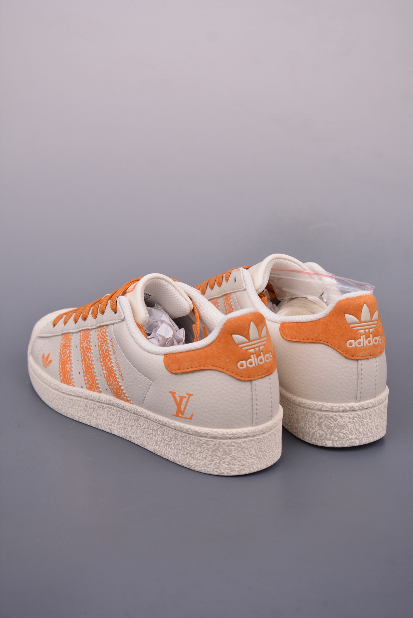 아디다스 오리지널 상품 번호: SX0005