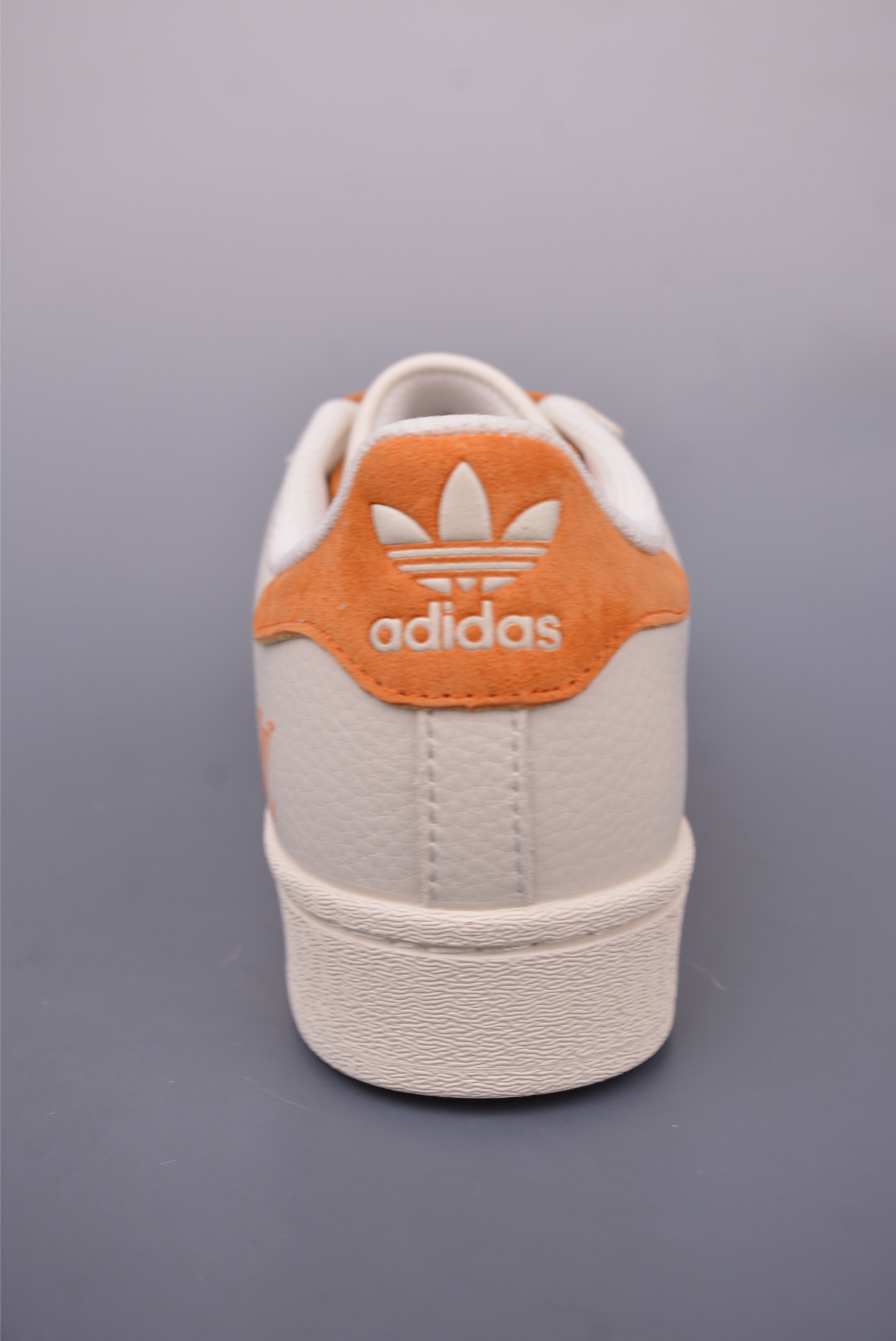 아디다스 오리지널 상품 번호: SX0005