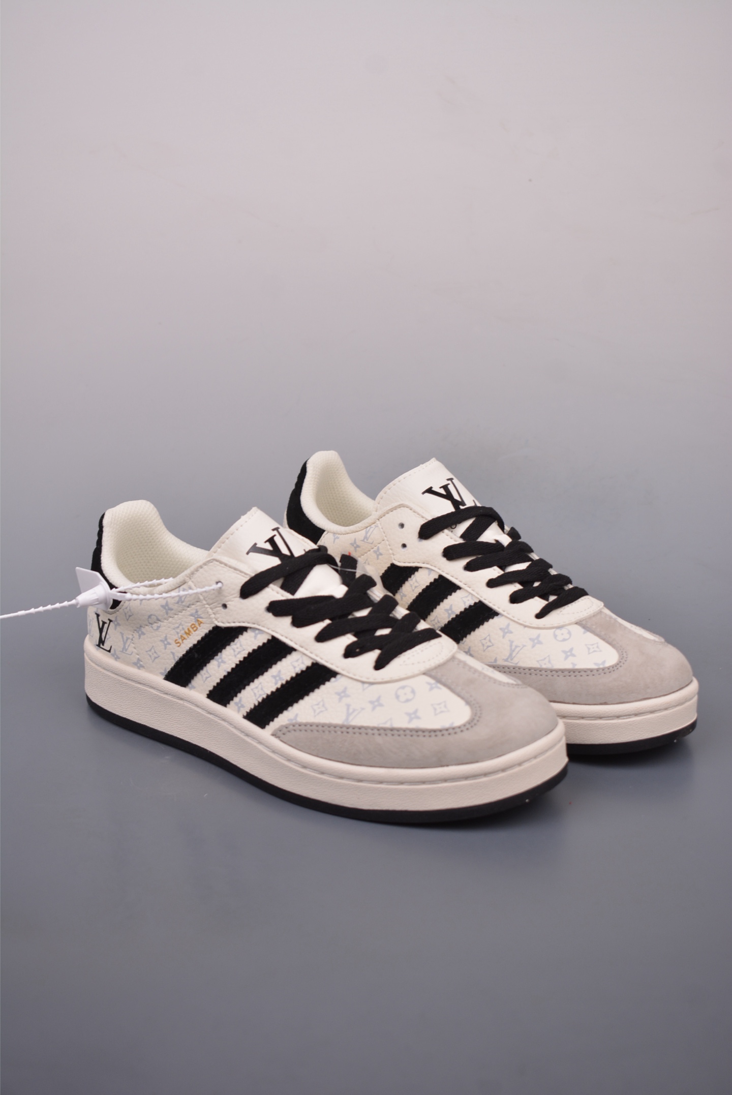 아디다스 오리지널 상품 번호: LJ9901