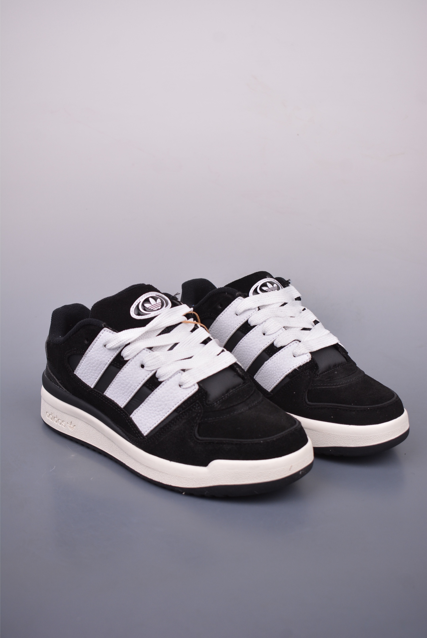 아디다스 오리지널 상품 번호: JS0996