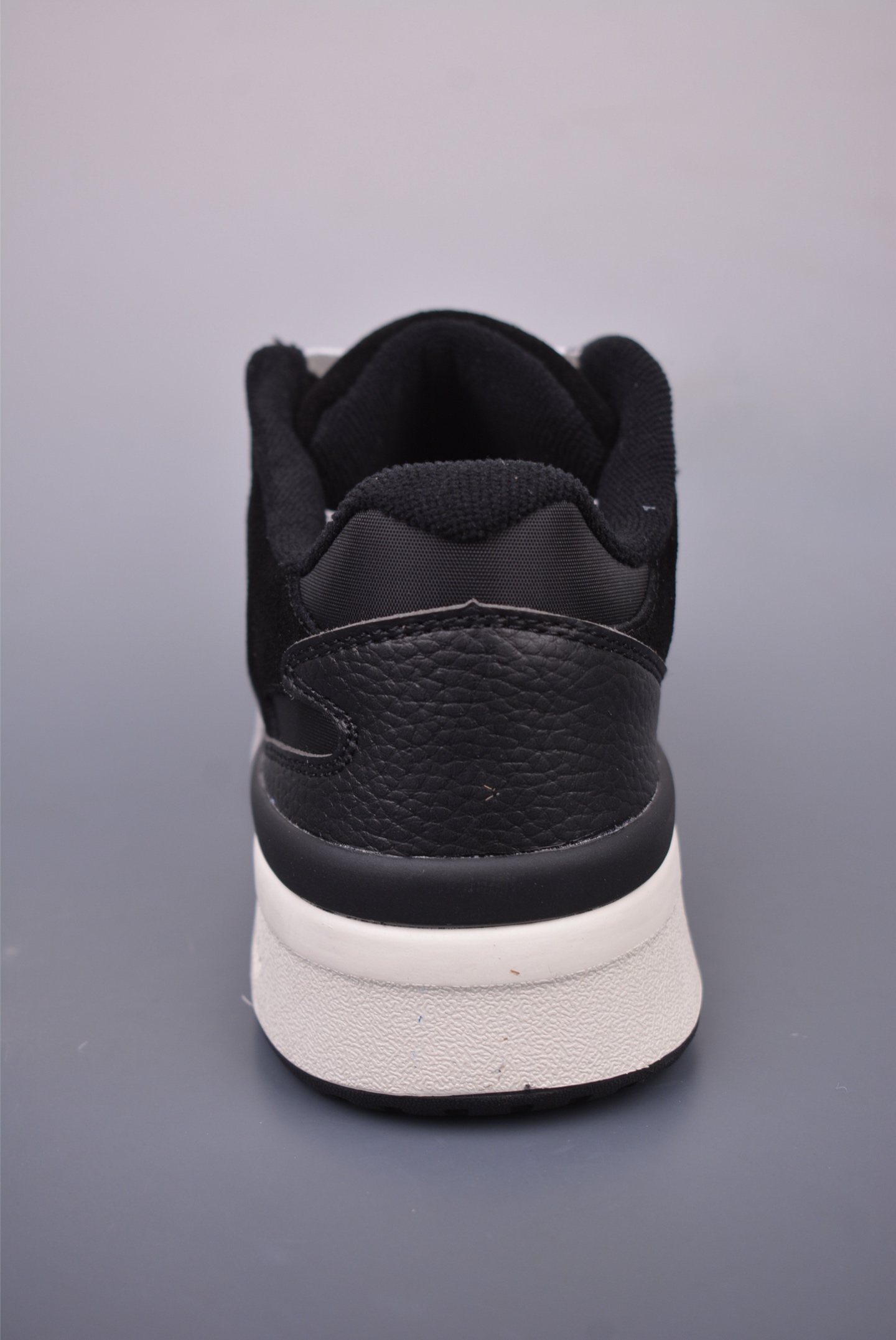 아디다스 오리지널 상품 번호: JS0996