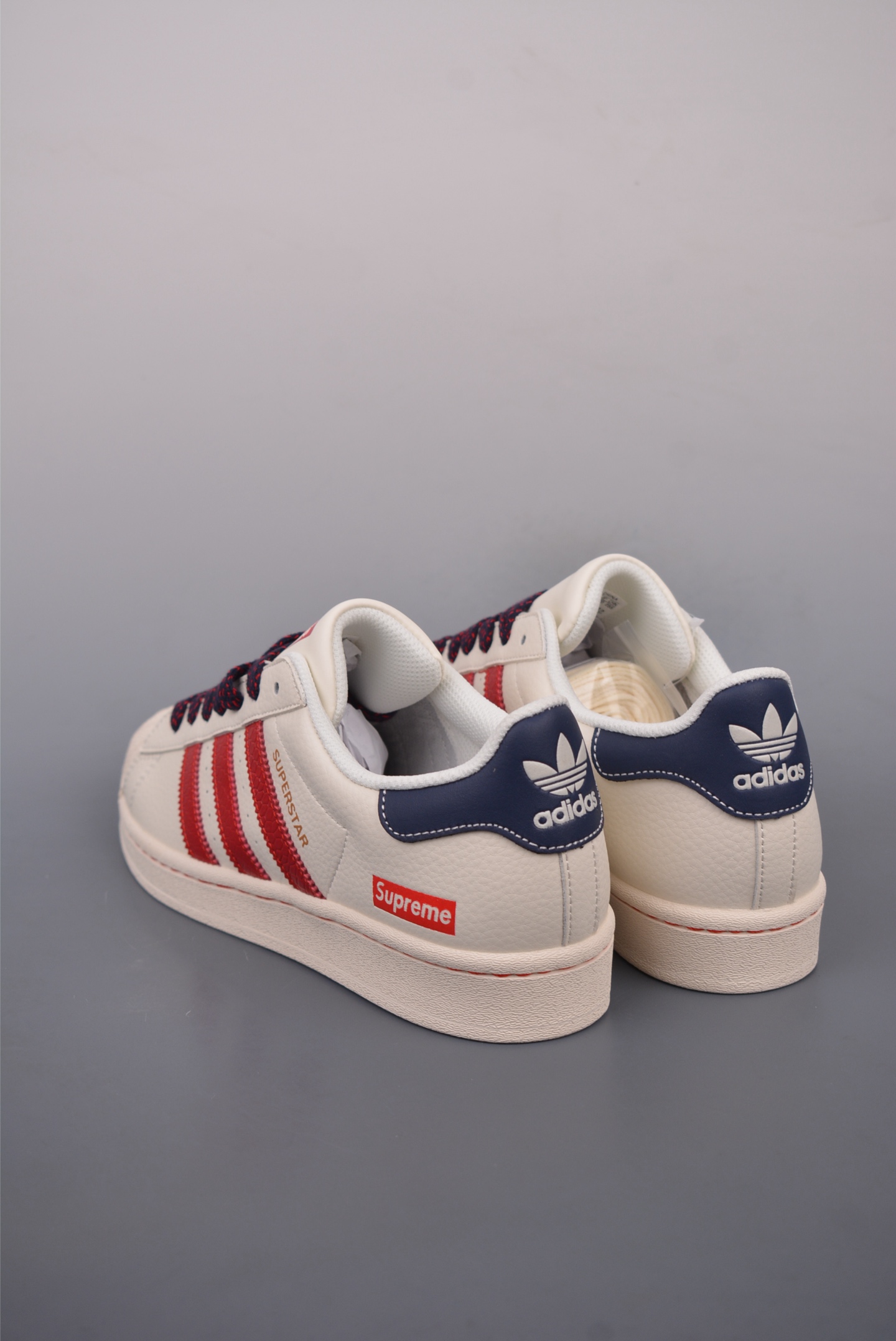 아디다스 오리지널 상품 번호: BZ2521