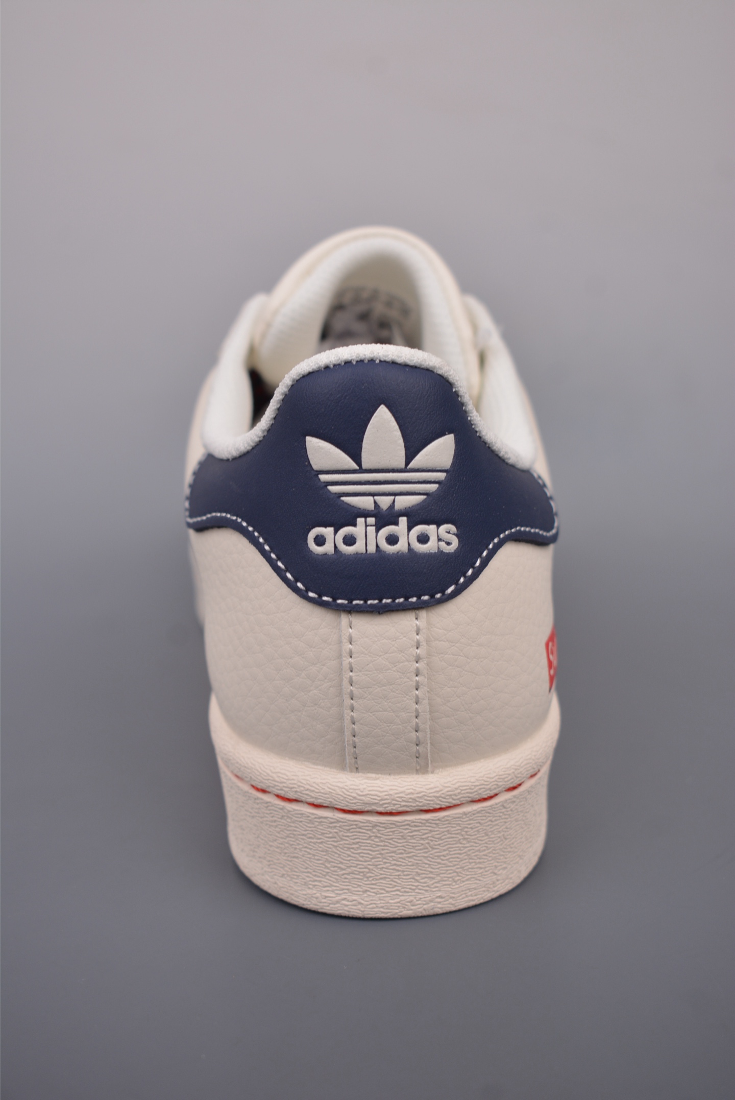 아디다스 오리지널 상품 번호: BZ2521