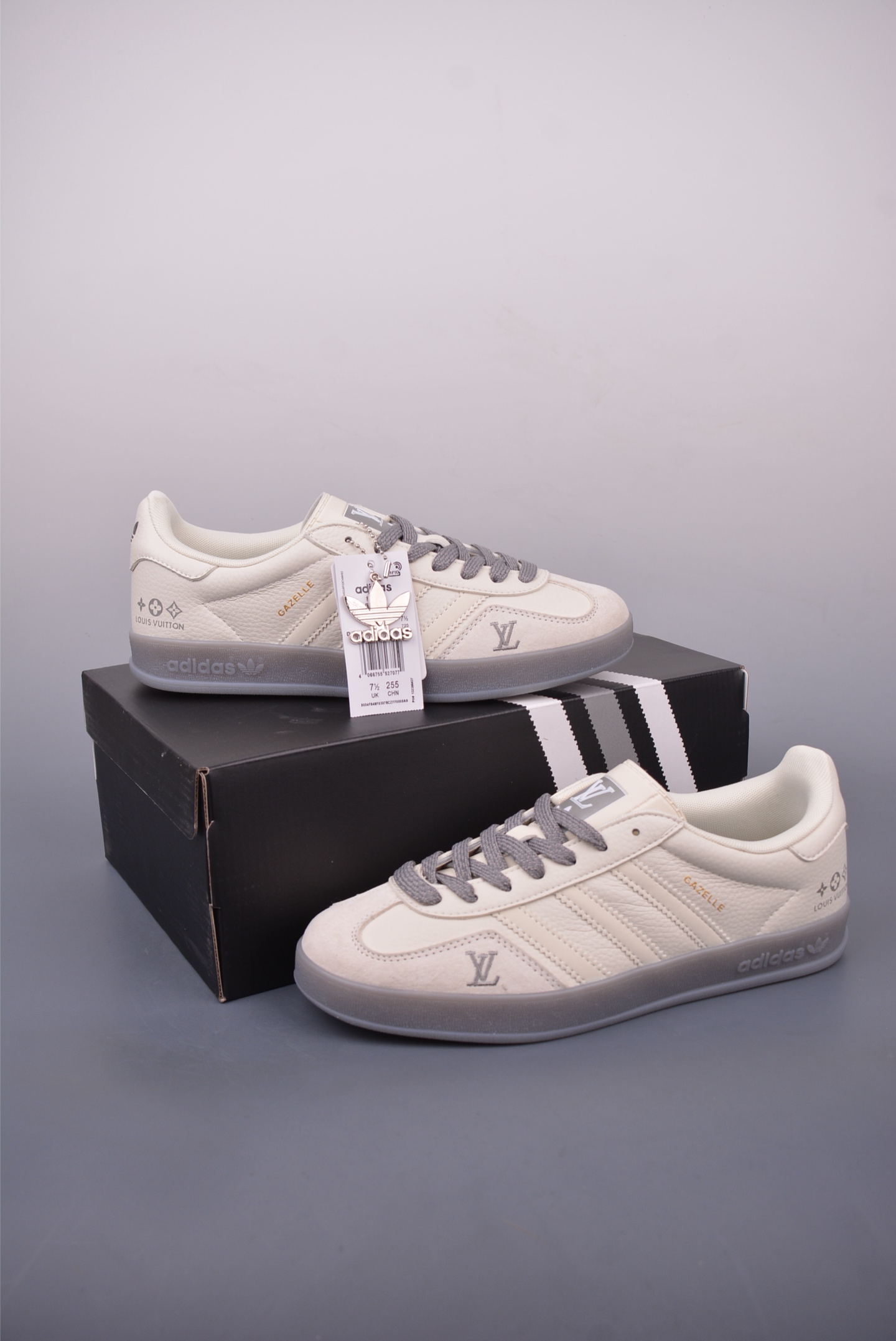 아디다스 오리지널 상품 번호: DM1234