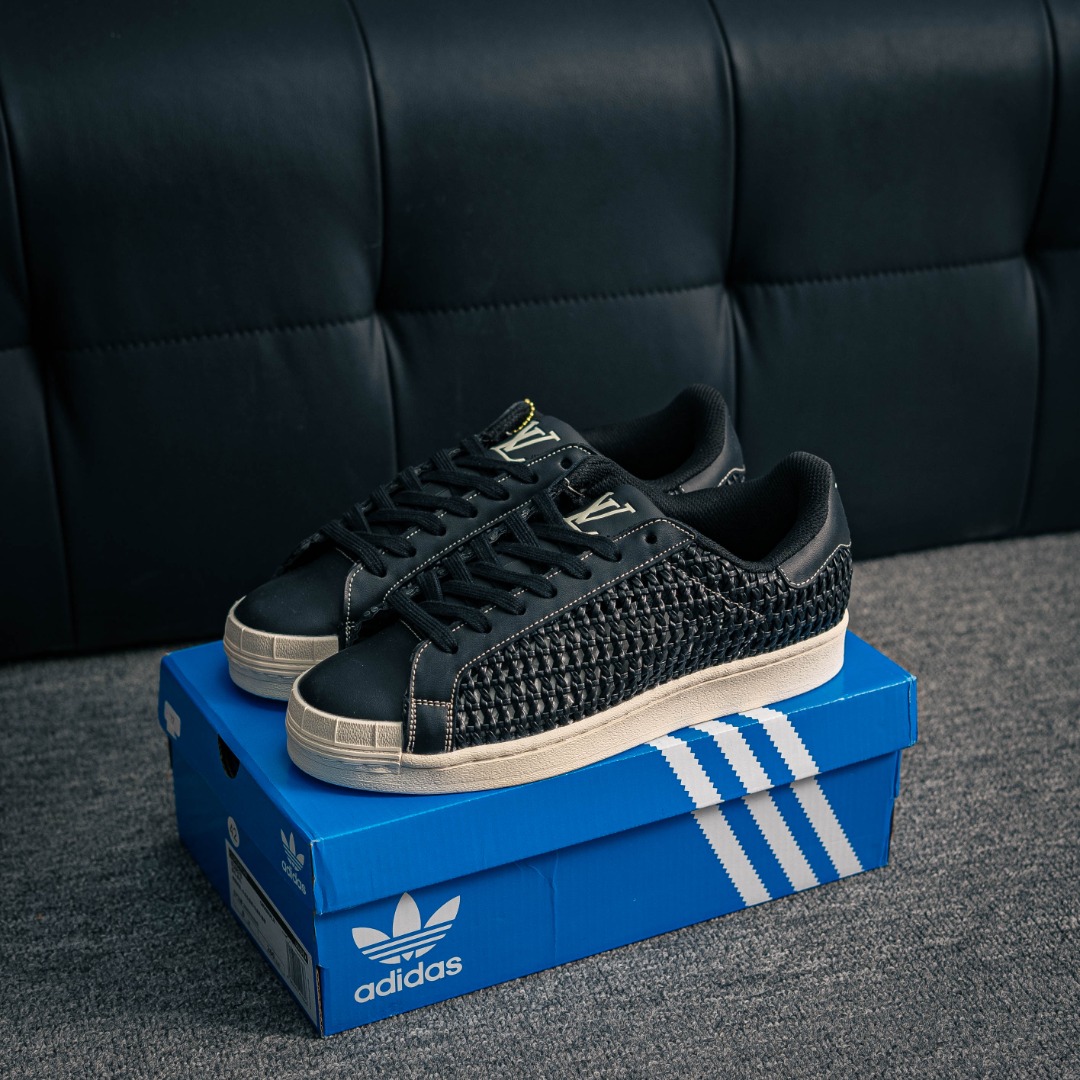 아디다스 아디다스 샴록 O 상품 번호: IE8878