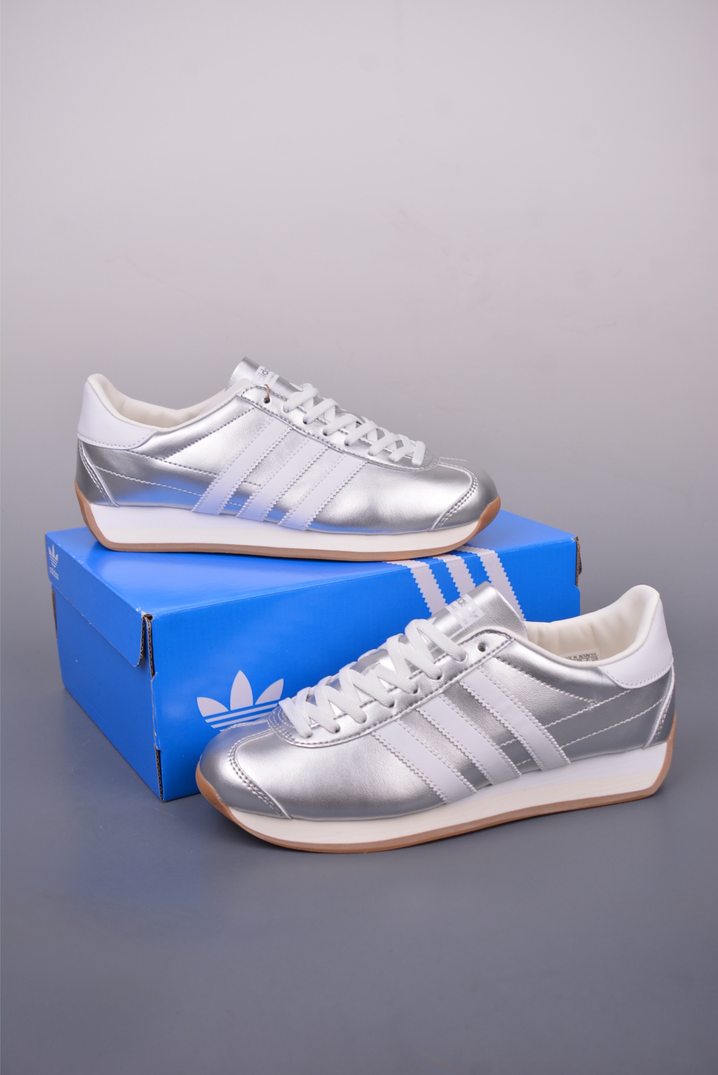 아디다스 오리지널 상품 번호: JP7636