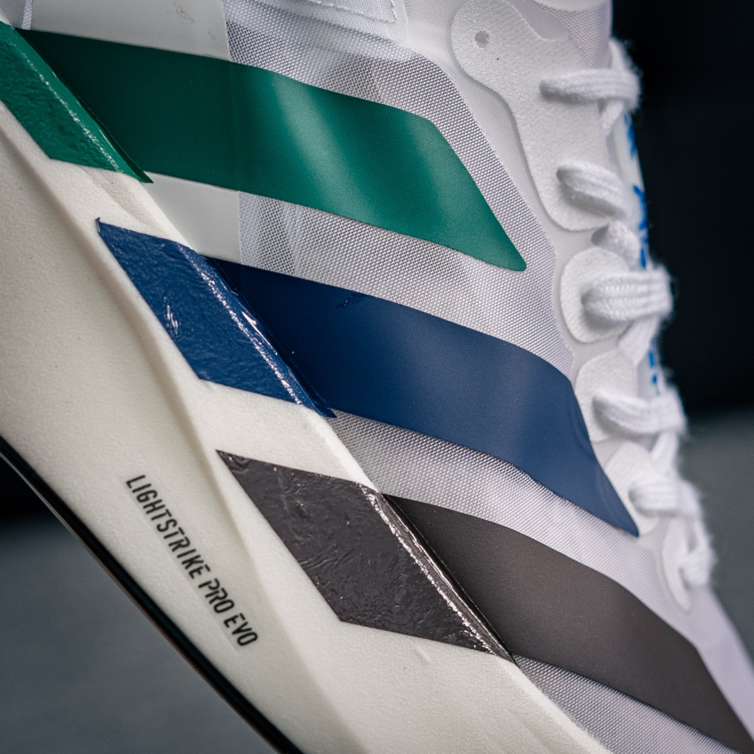 아디다스 아디다스 ADI 상품 번호: JQ3642