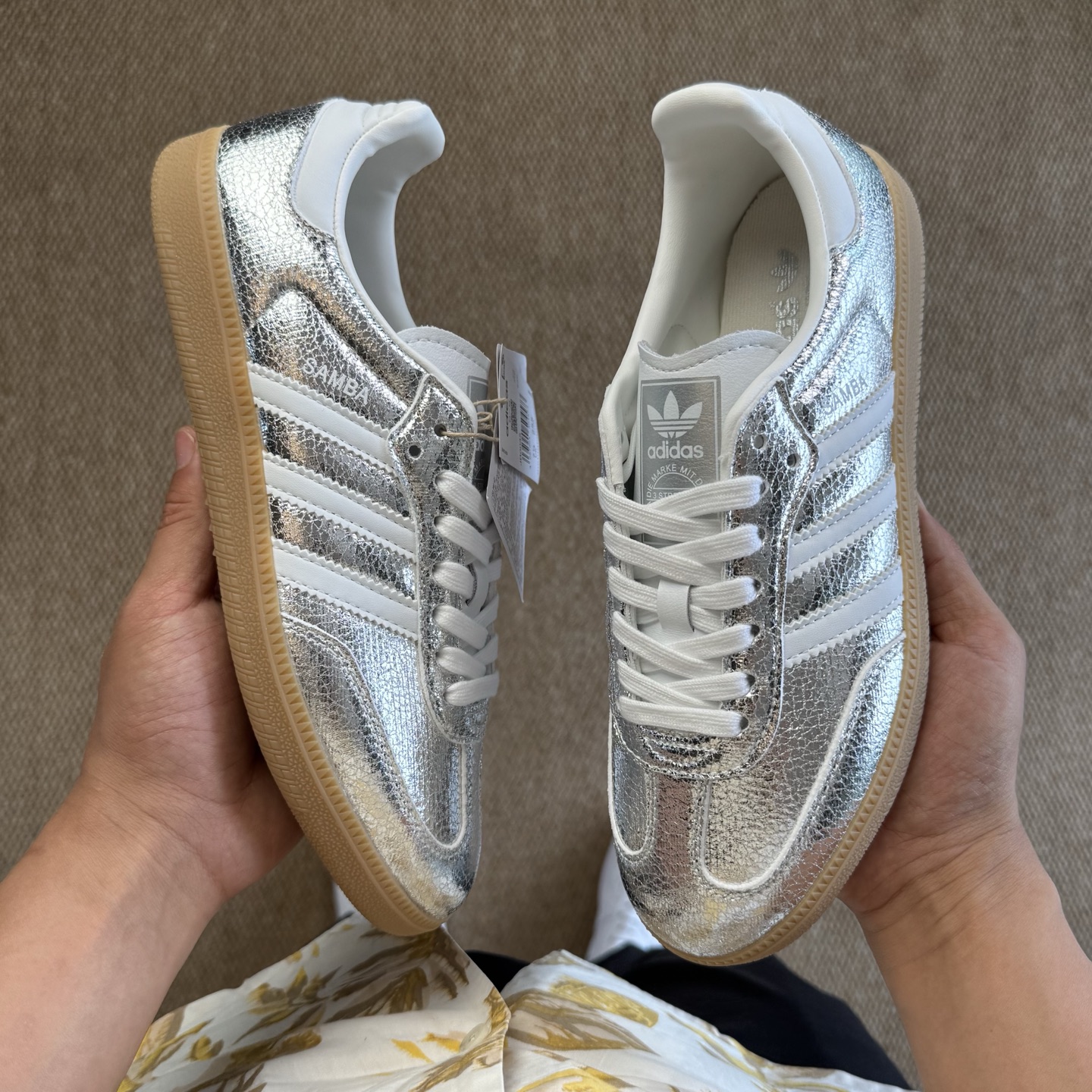 아디다스 상품 번호: JR0035