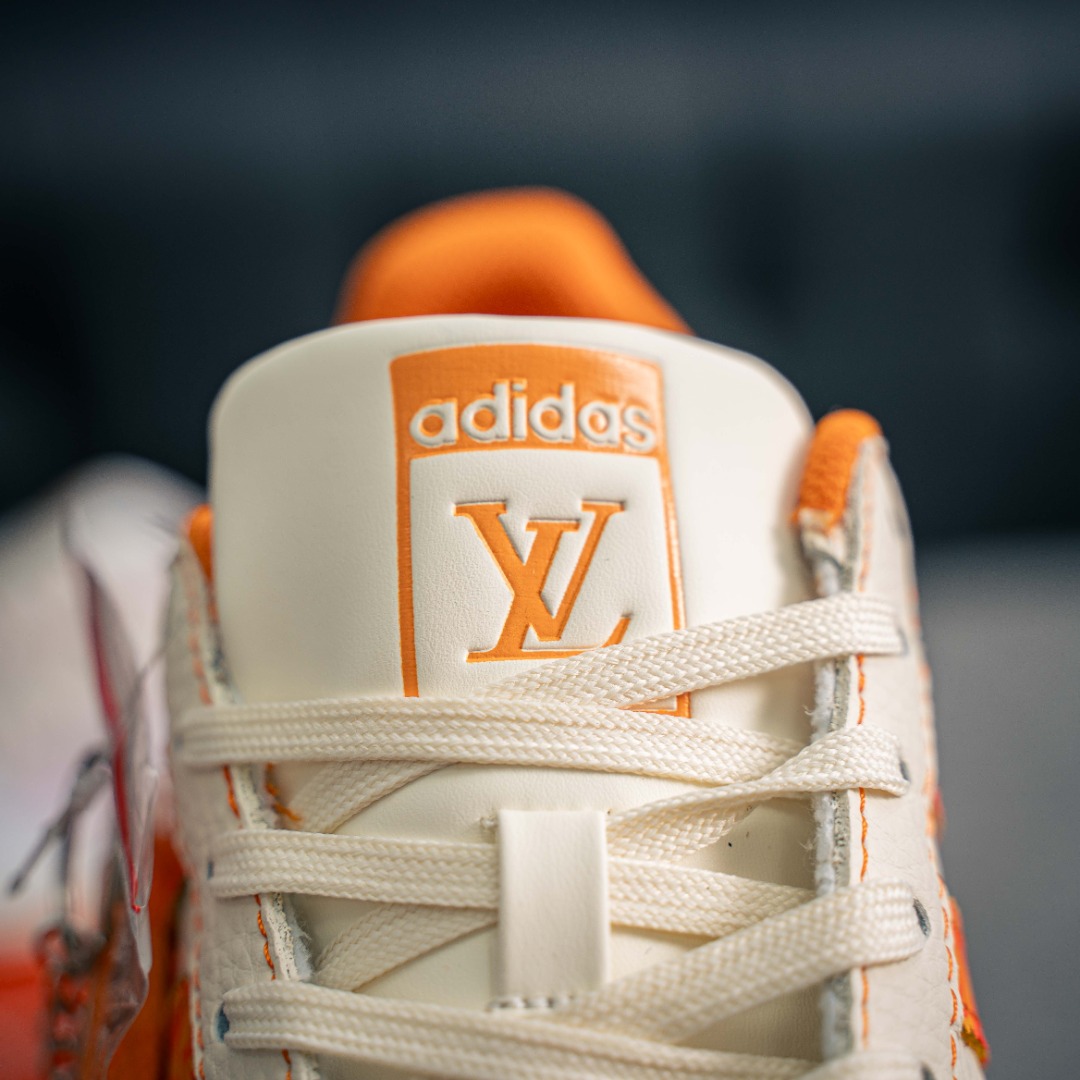 아디다스 오리지널 상품 번호: AD0004