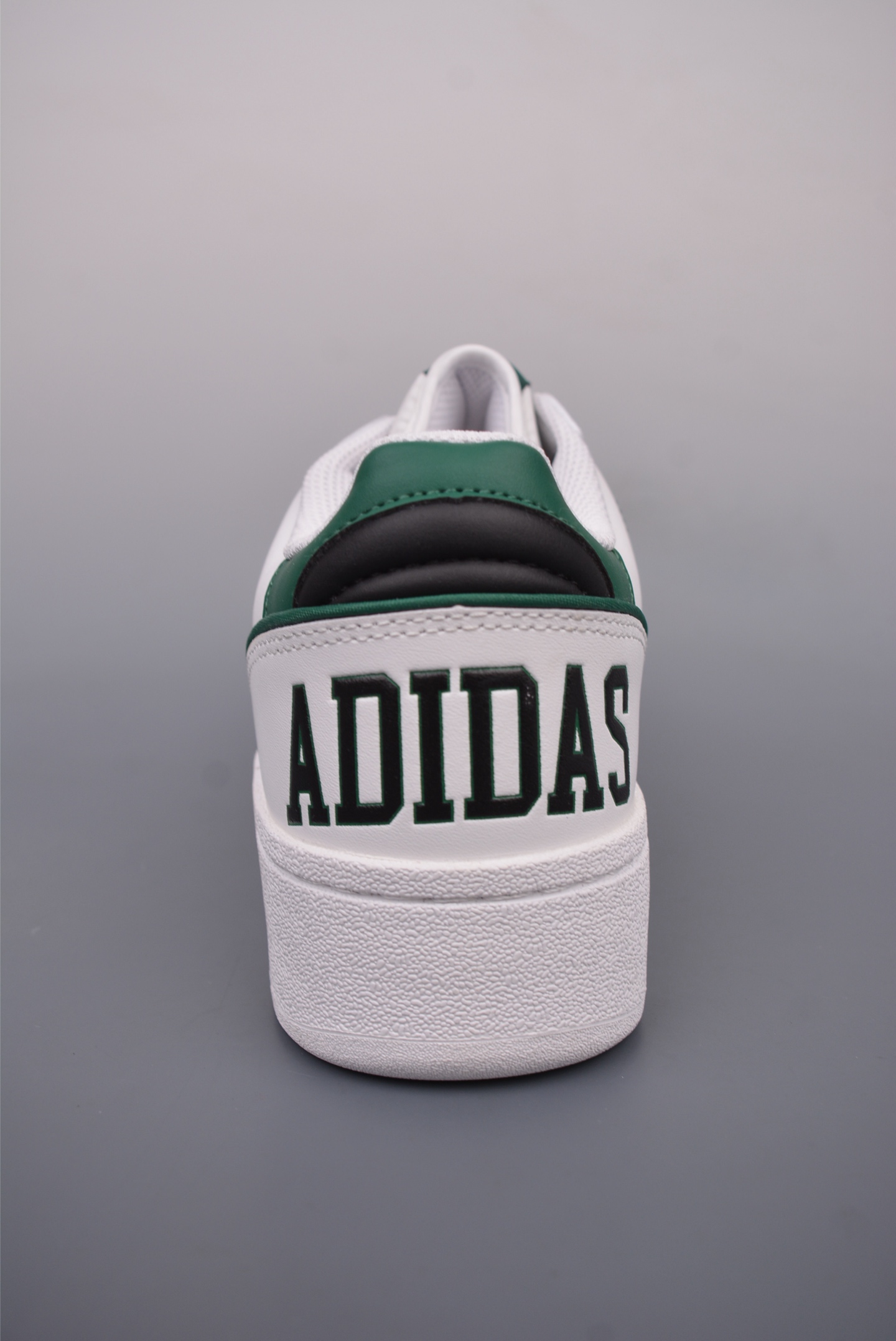 아디다스 오리지널 상품 번호: IE0760