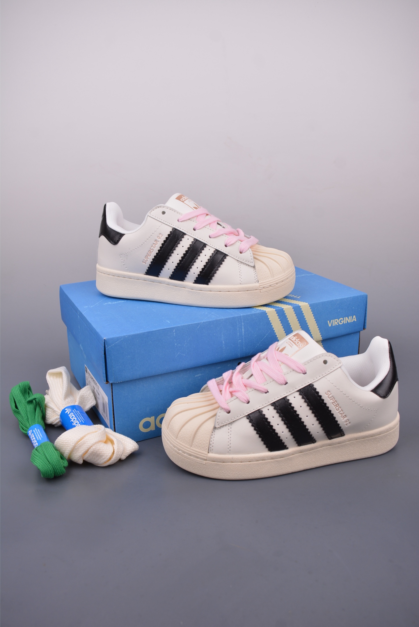 Pharrell x Adid 상품 번호: JI4268