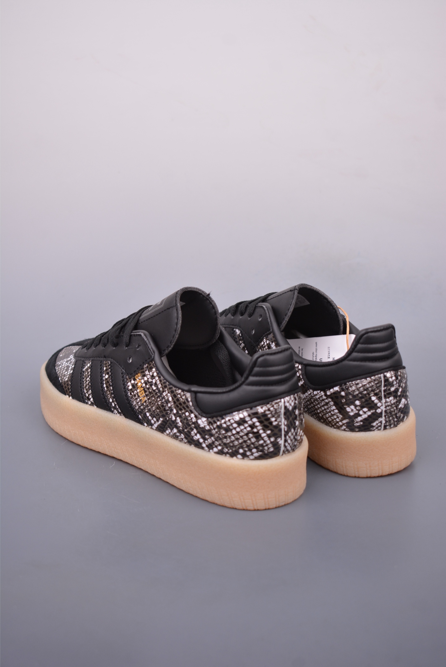 아디다스 클로버 삼바 상품 번호: JQ0257