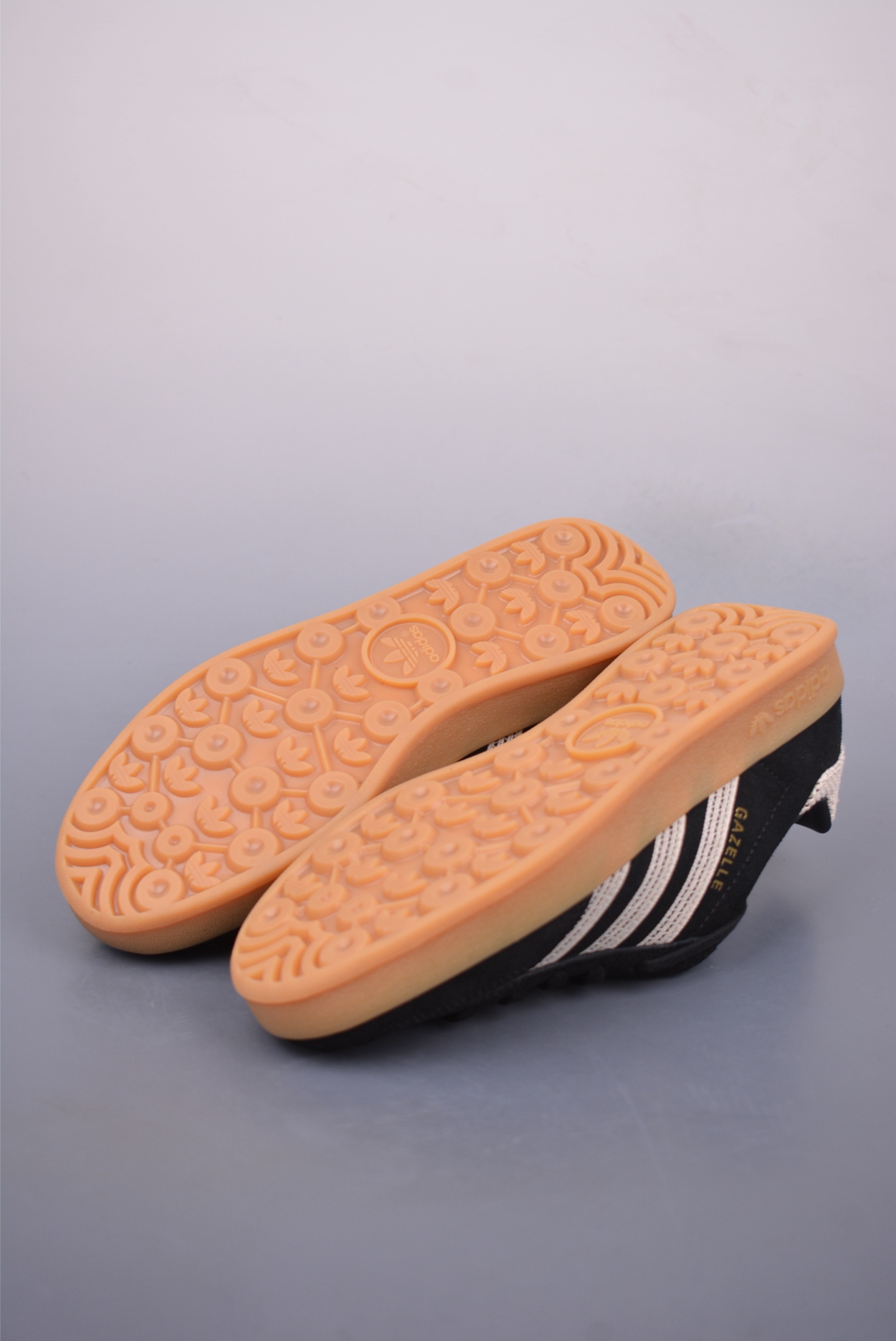 아디다스 오리지널 상품 번호: JI2755