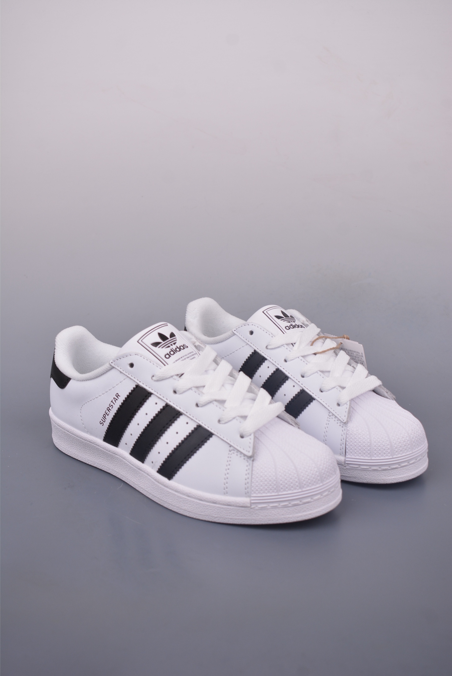 아디다스 오리지널 상품 번호: IF8659