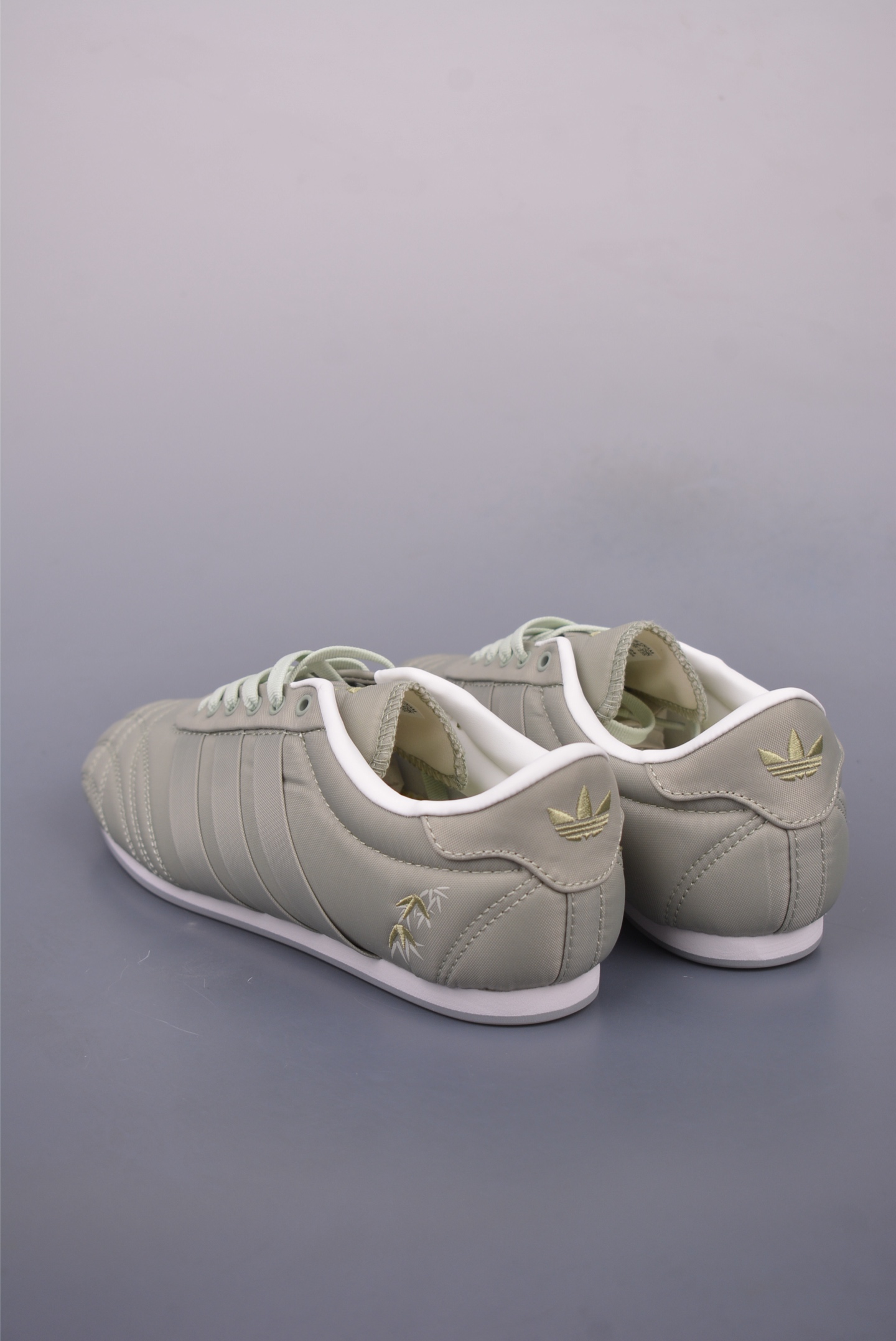 아디다스 오리지널 상품 번호: JR7449