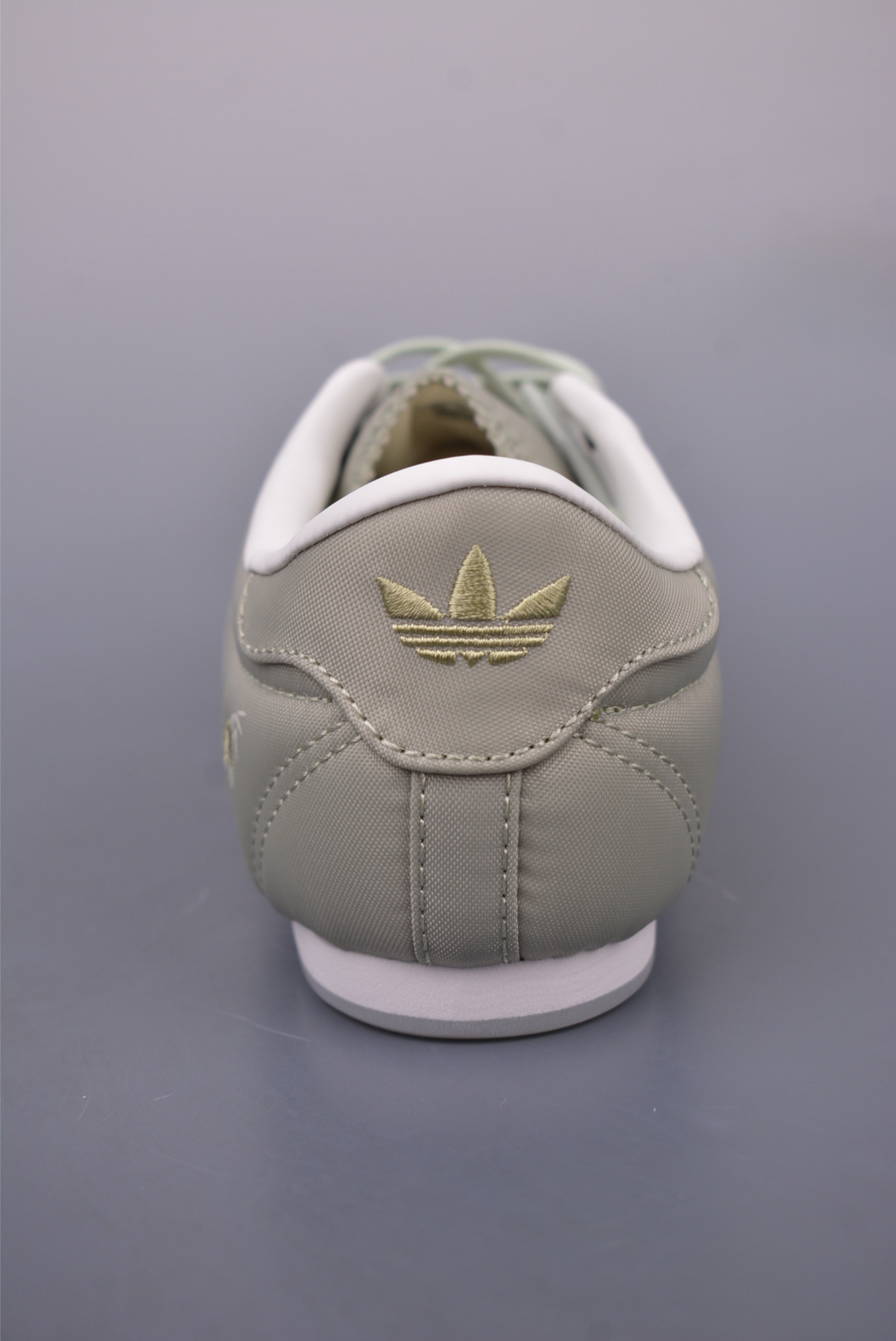 아디다스 오리지널 상품 번호: JR7449