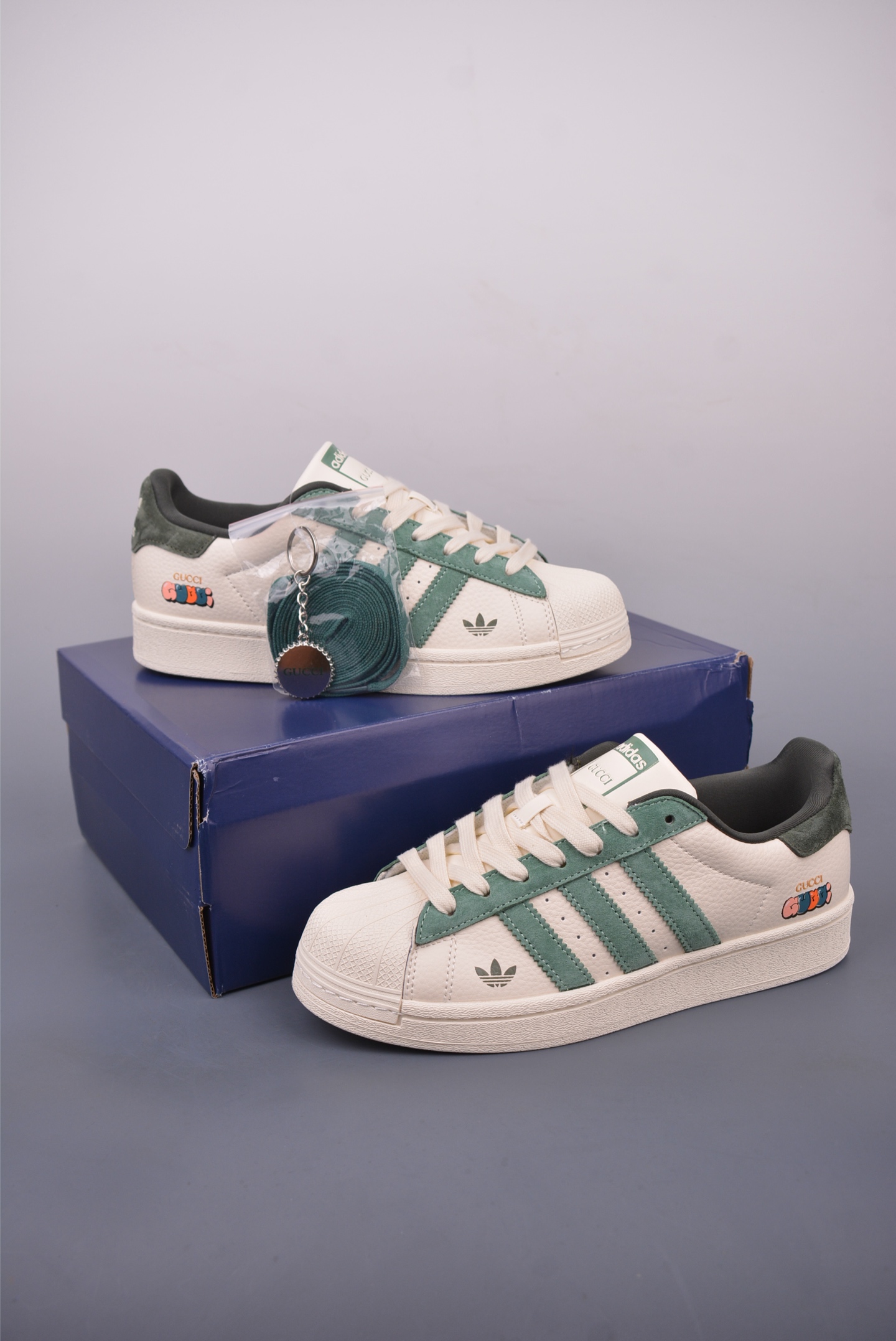 아디다스 오리지널 상품 번호: SX0001