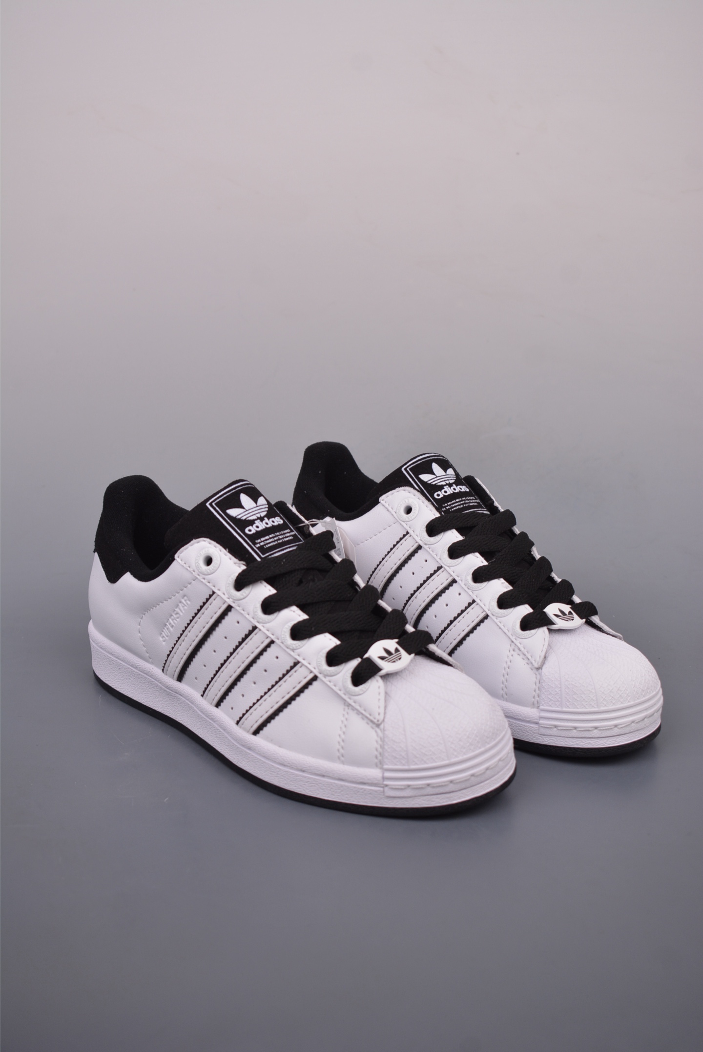 아디다스 오리지널 상품 번호: JH5469