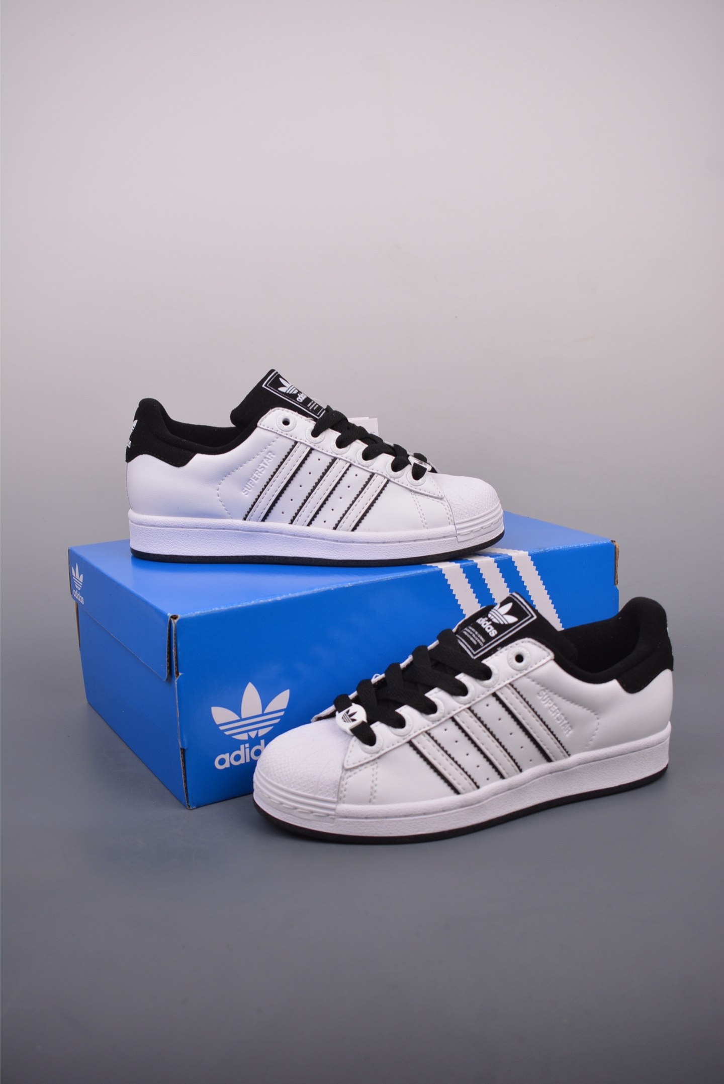 아디다스 오리지널 상품 번호: JH5469