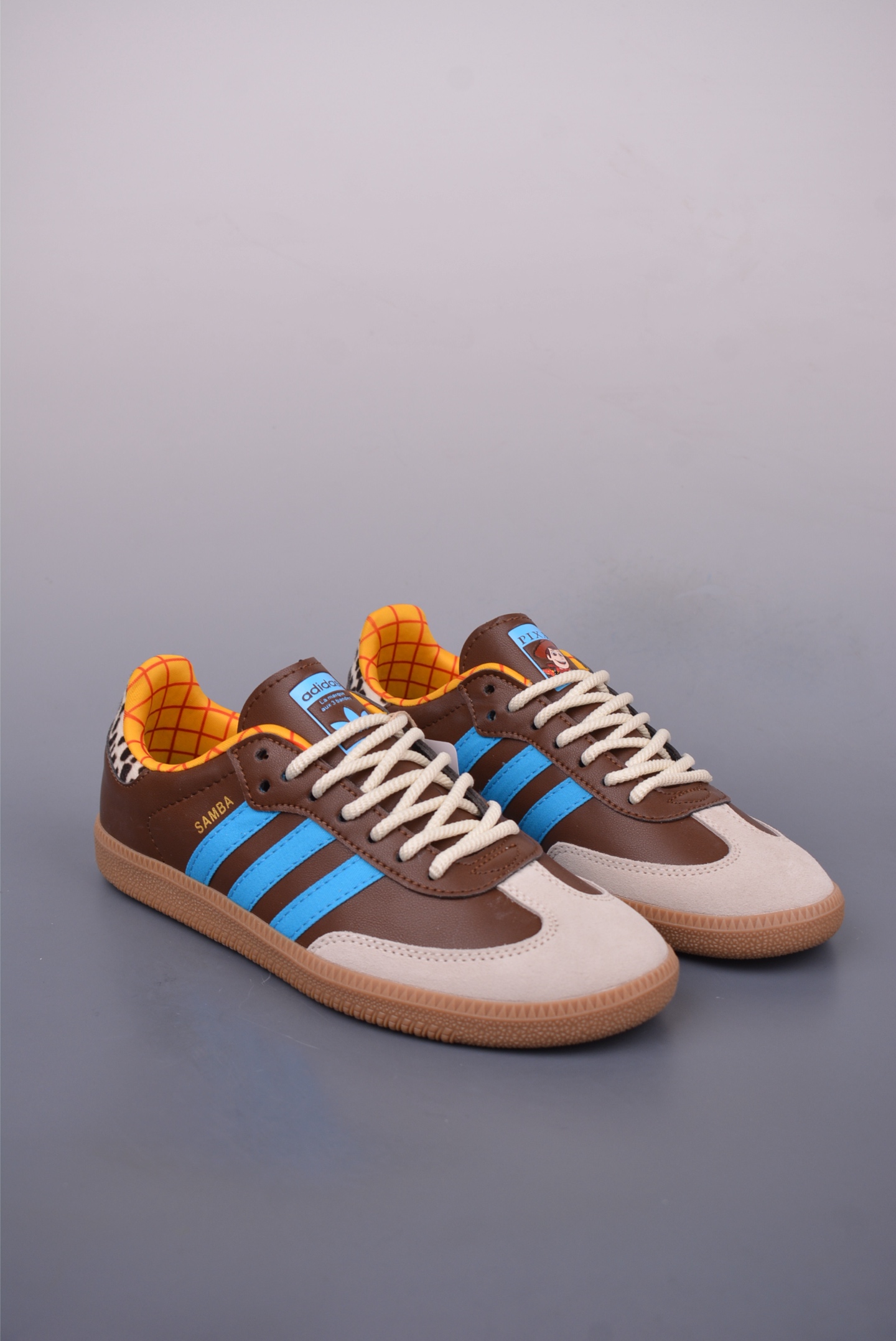 아디다스 클로버 삼바 상품 번호: JI3089