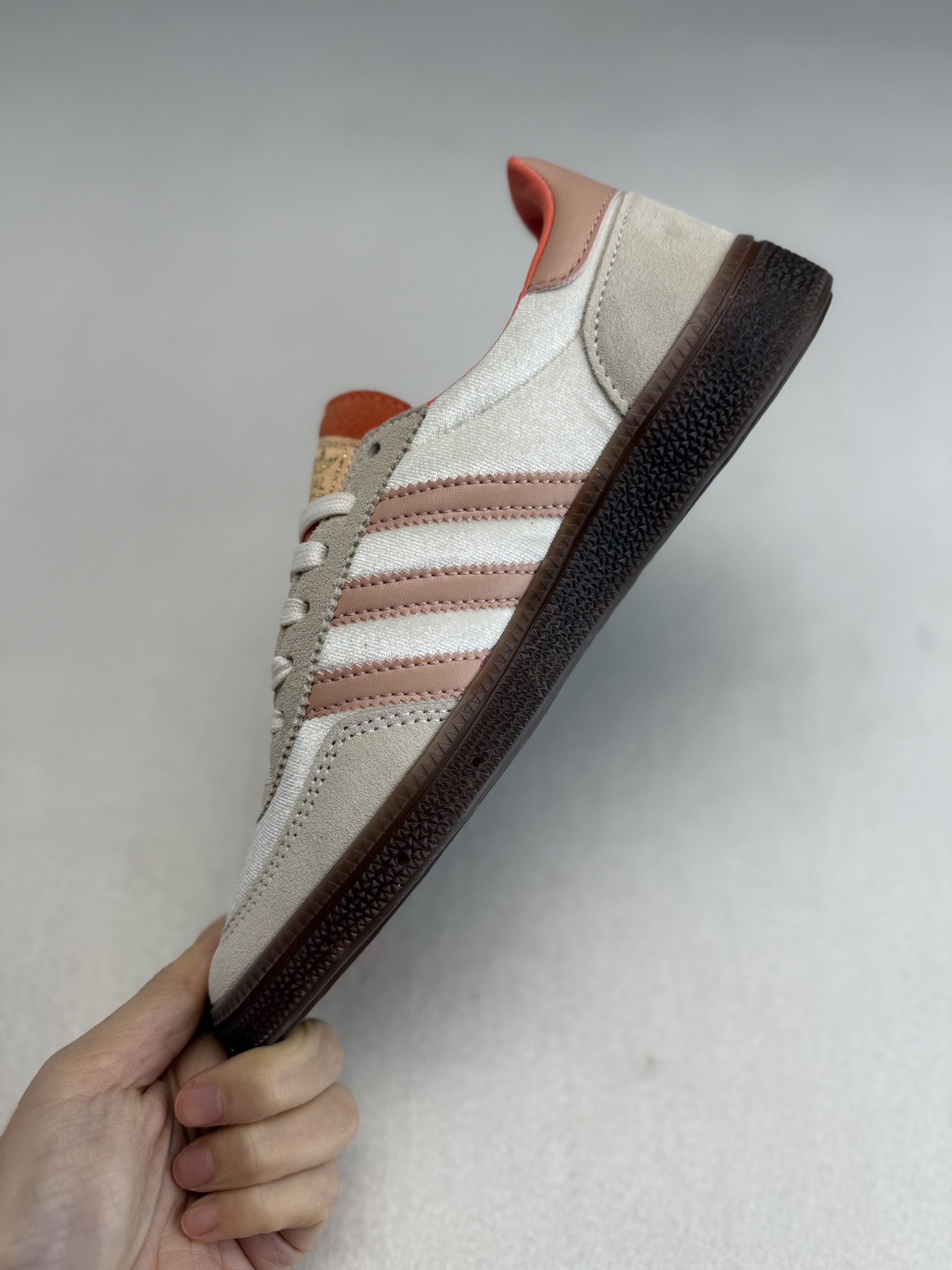 아디다스 핸드볼 상품 번호: JI2649