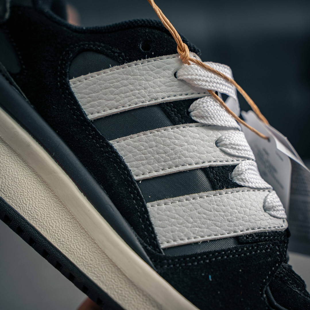 아디다스 오리지널 상품 번호: JS0996