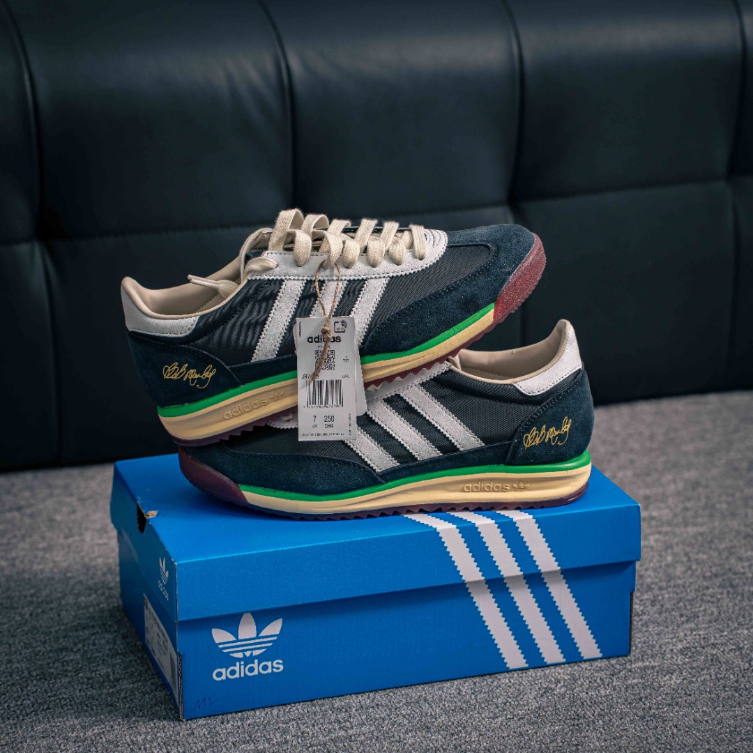 아디다스 오리지널 상품 번호: JR7973