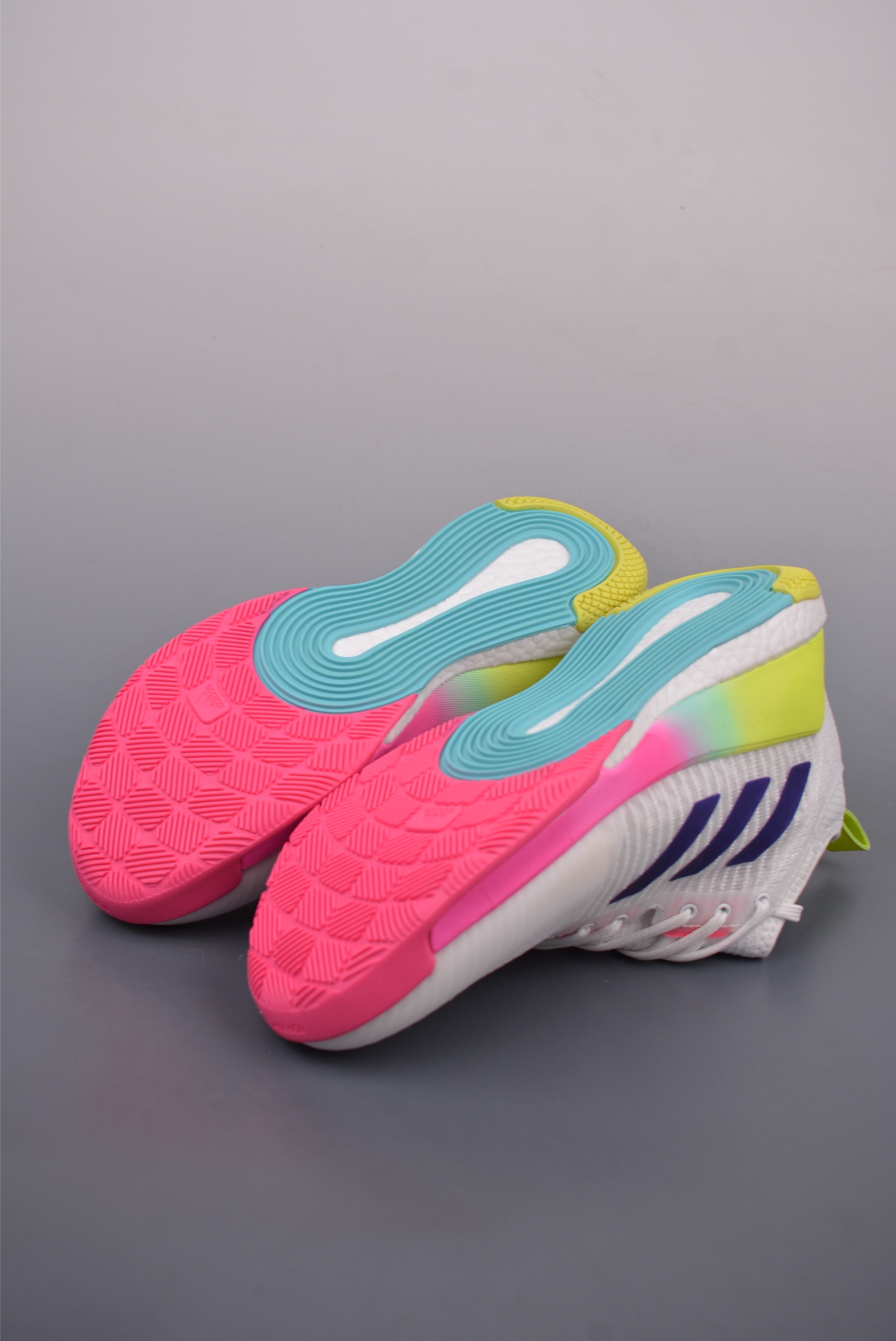 아디다스 크레이지플라이 상품 번호: HP3337