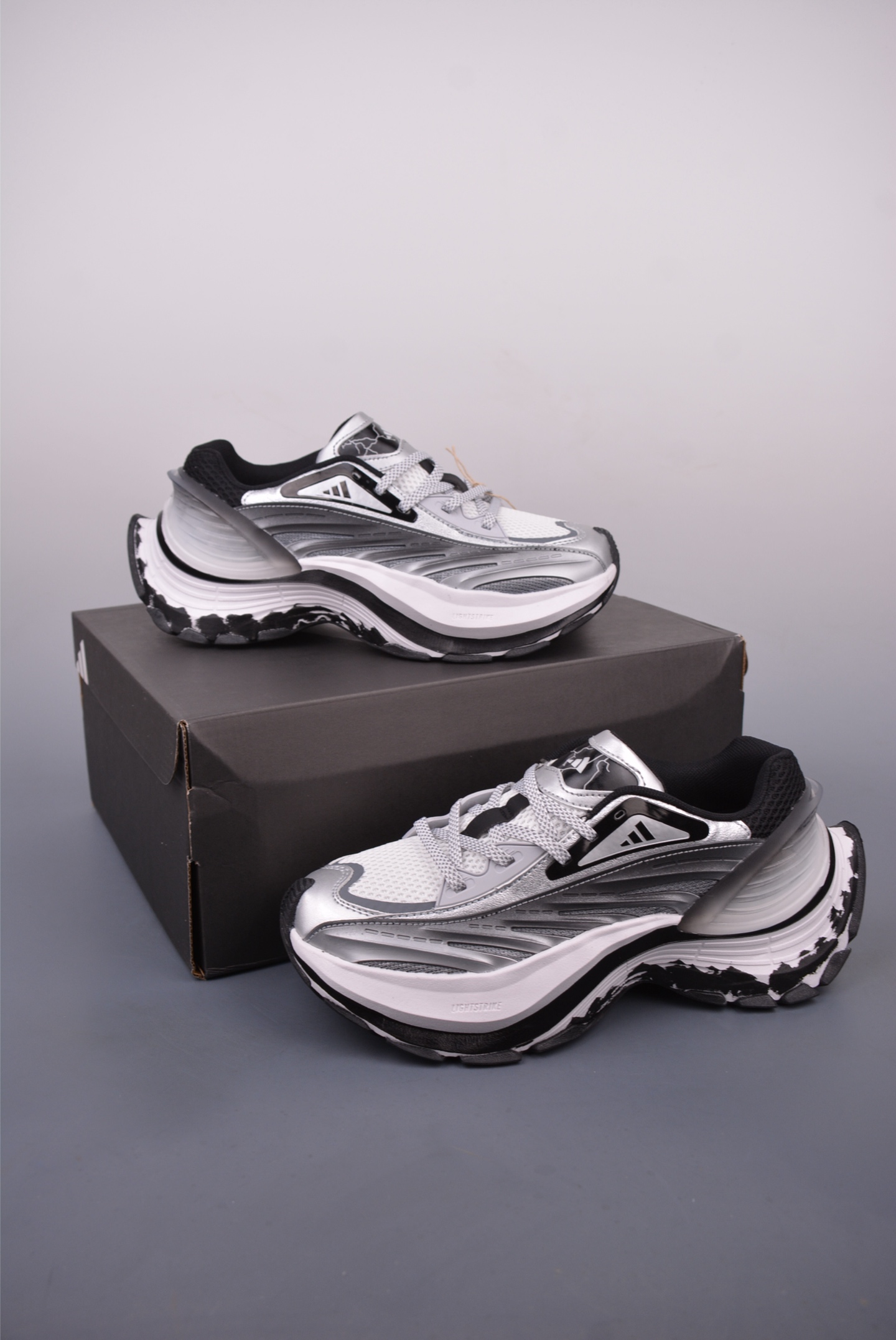 아디다스 벤토 XL 상품 번호: KI0576