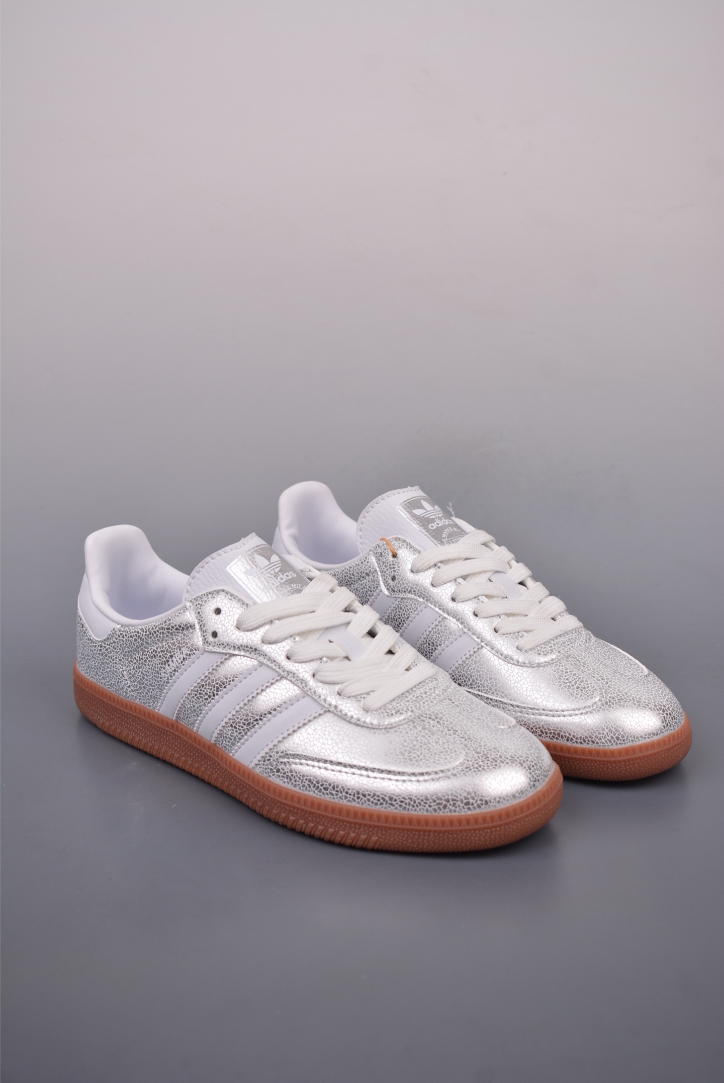 아디다스 클로버 삼바 상품 번호: JR0035