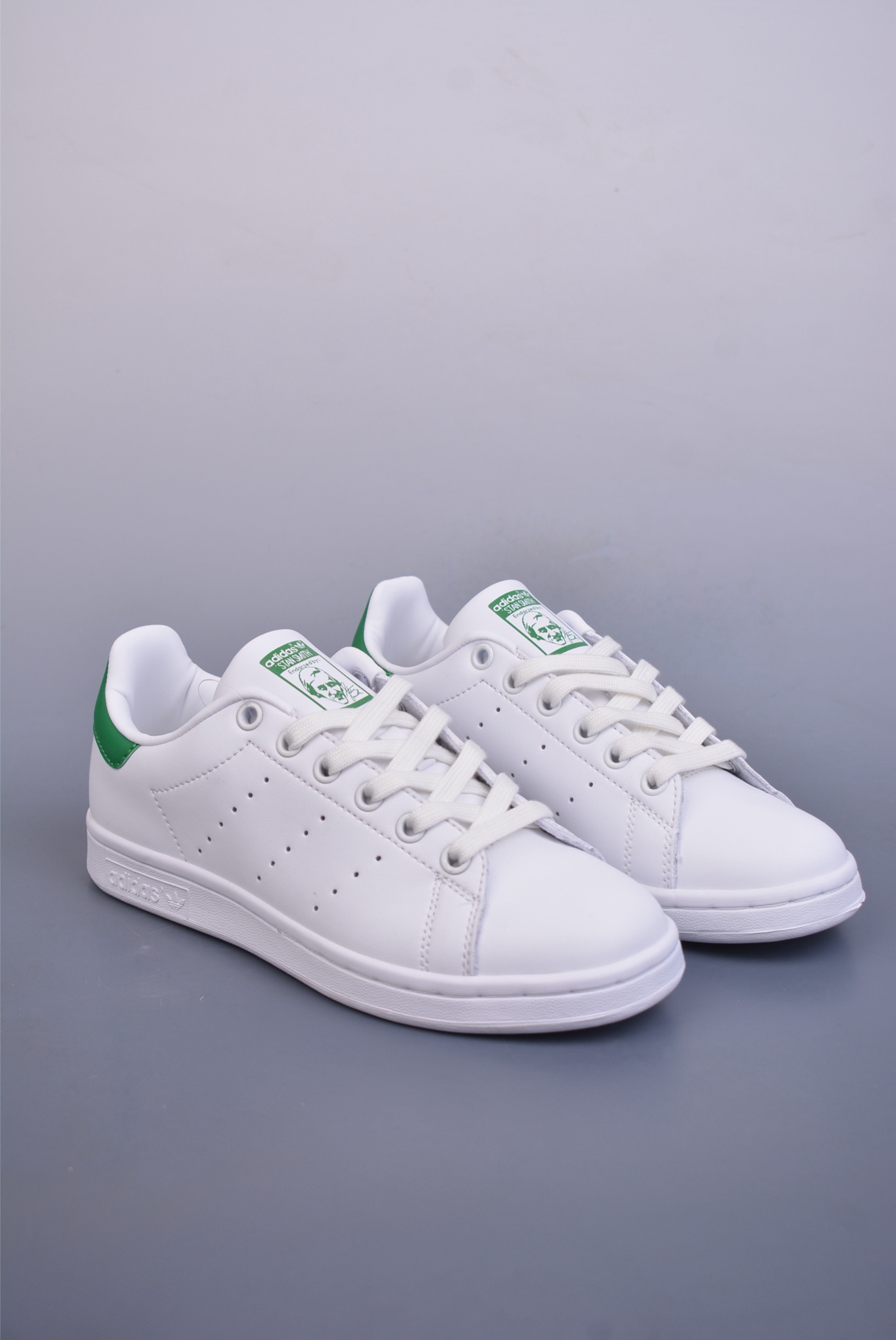 아디다스 스탠 스미 상품 번호: M20324