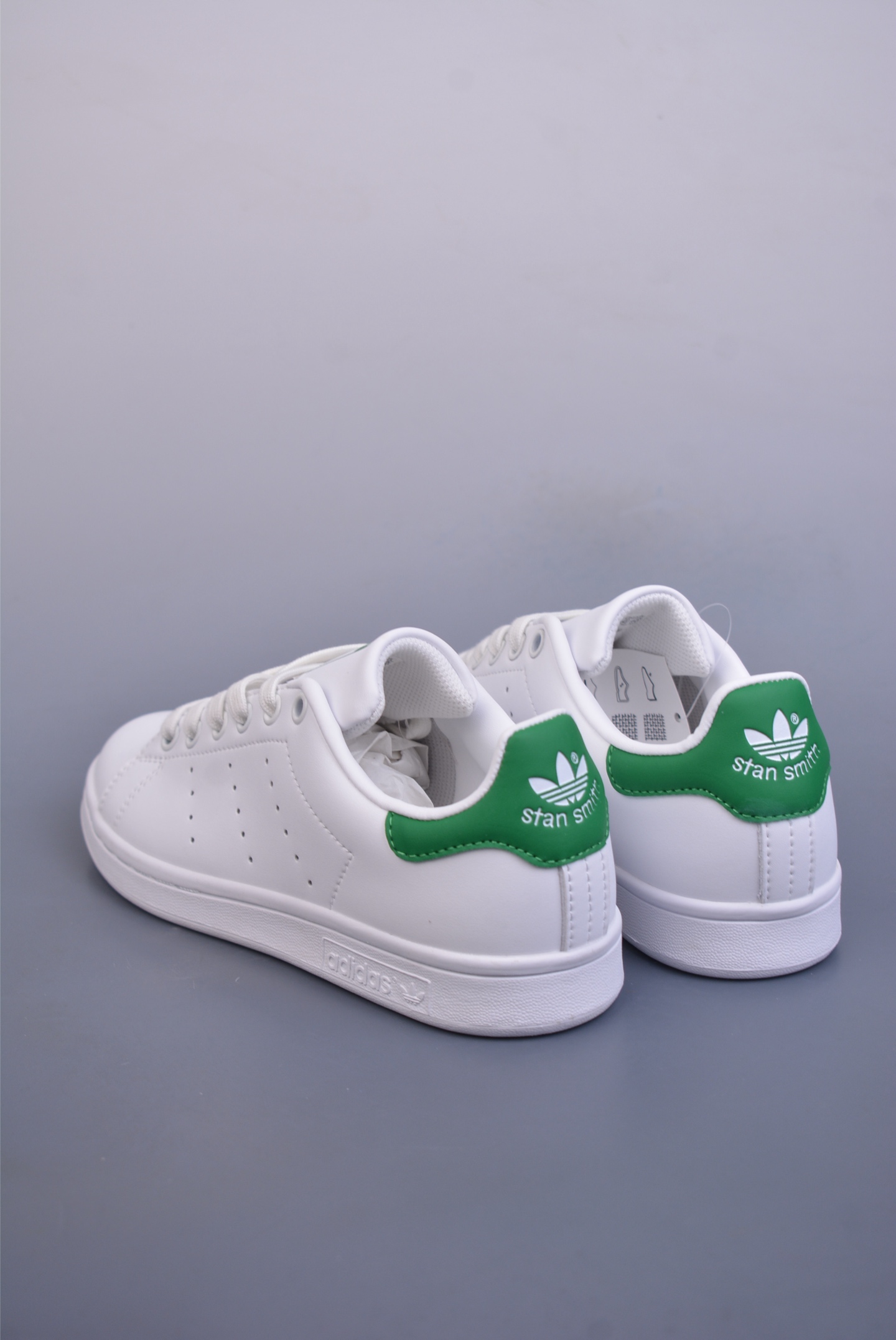 아디다스 스탠 스미 상품 번호: M20324