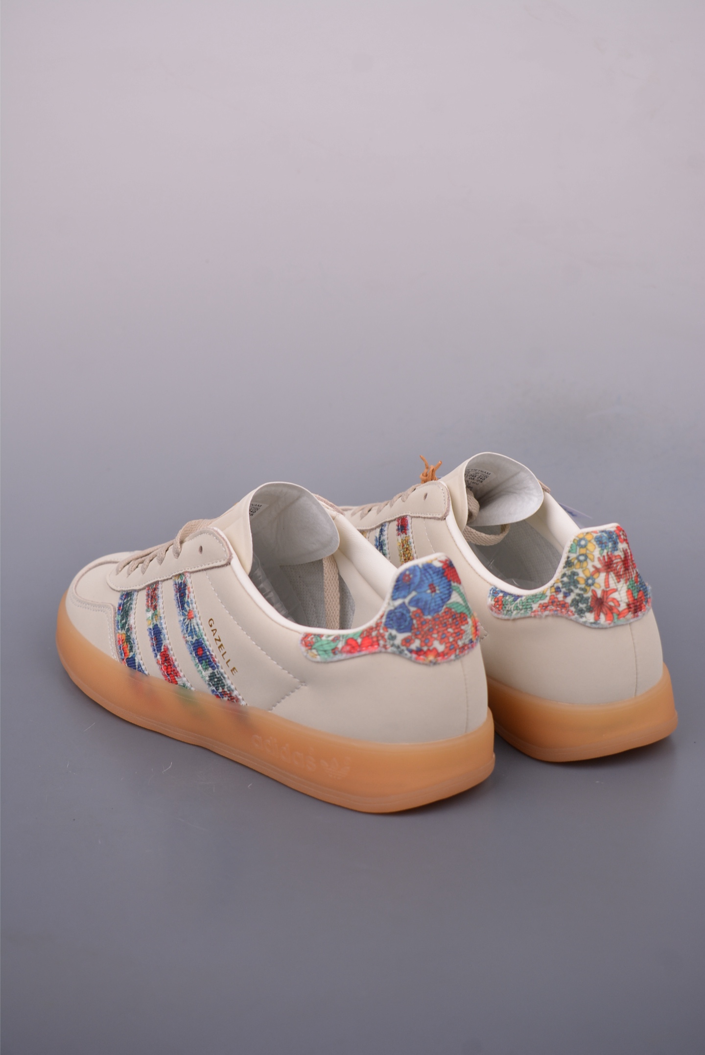 아디다스 오리지널 상품 번호: JH7370