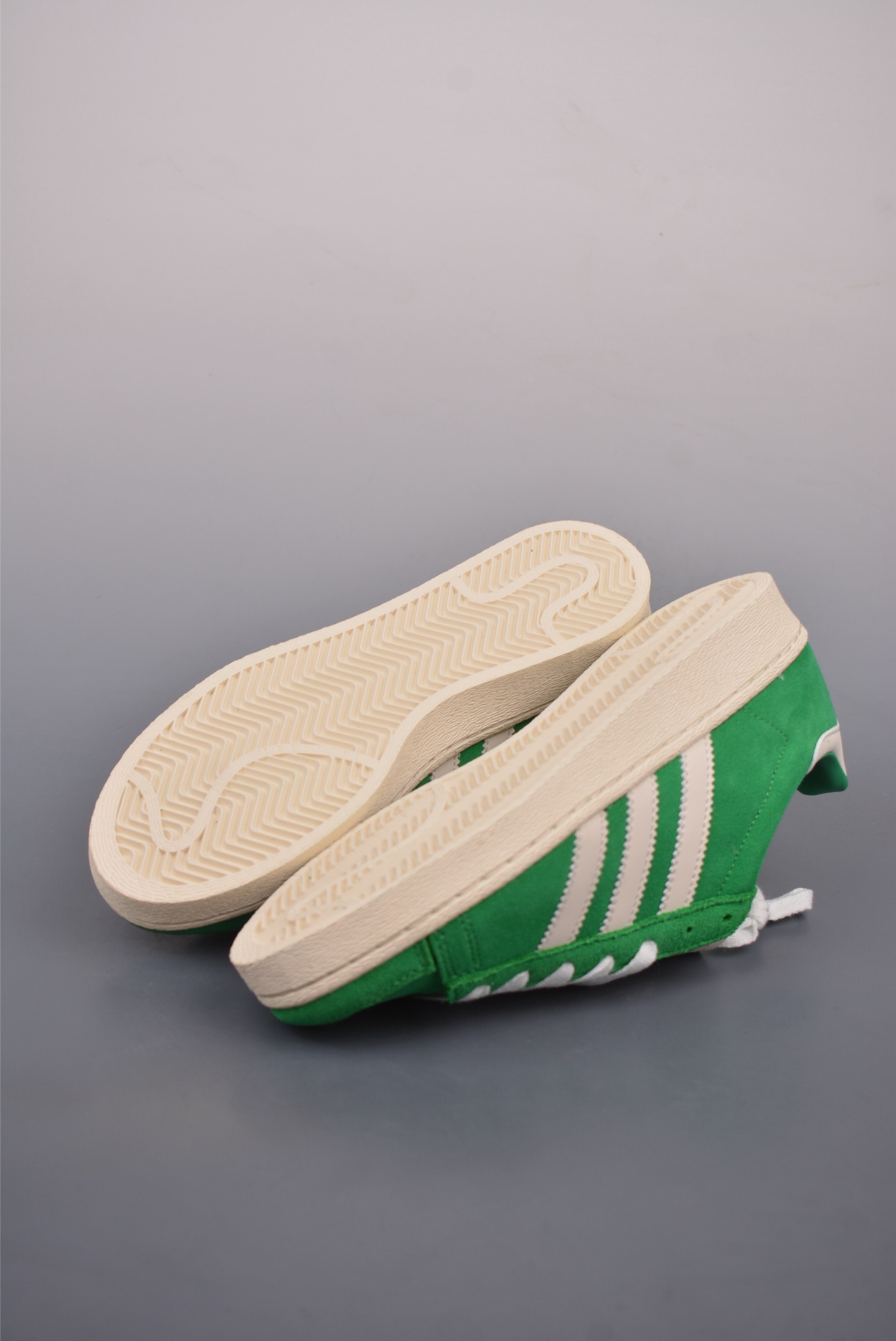 아디다스 오리지널 상품 번호: JI3432