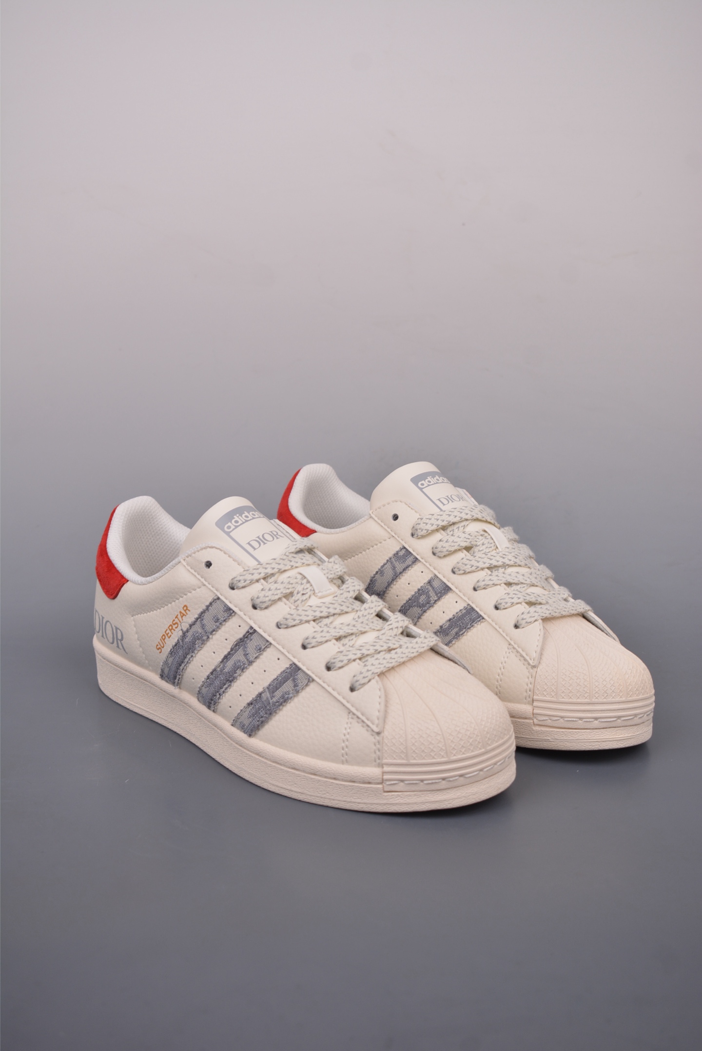 아디다스 오리지널 상품 번호: BZ2506