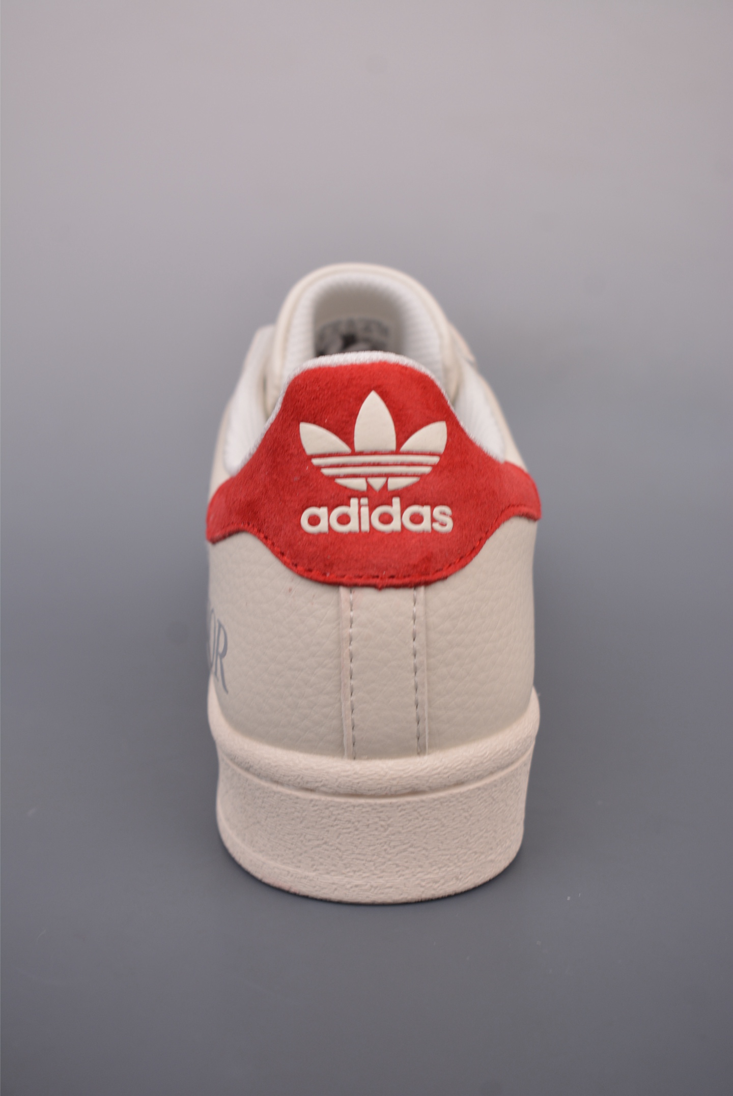 아디다스 오리지널 상품 번호: BZ2506