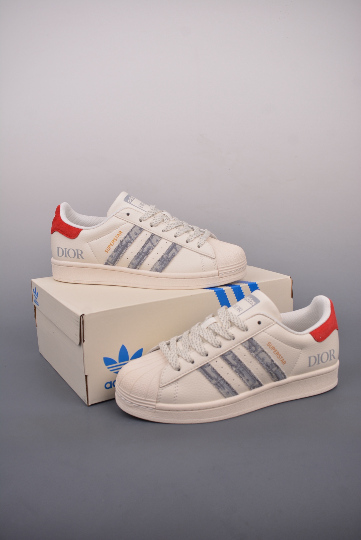 아디다스 오리지널 상품 번호: BZ2506