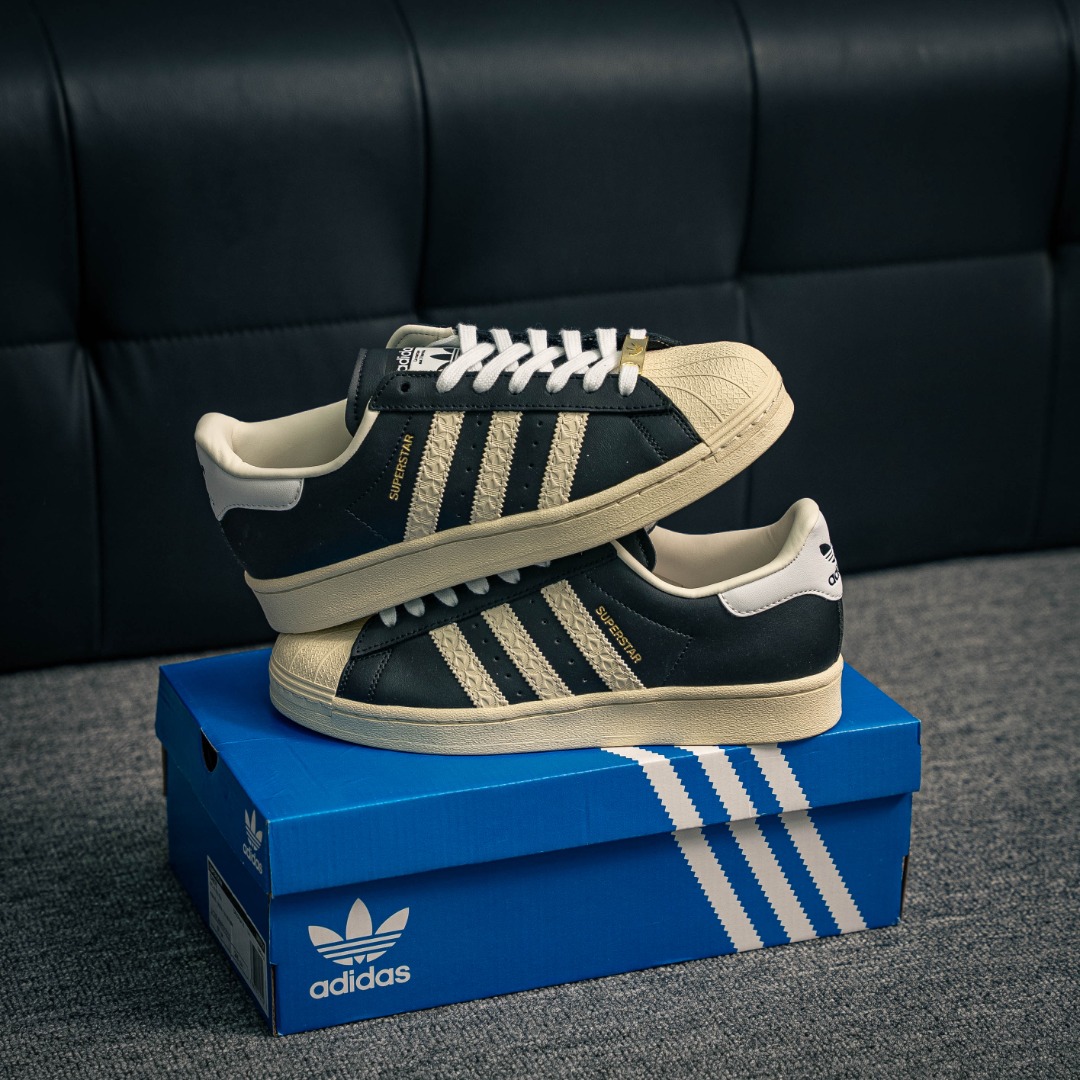 아디다스 아디다스 샴록 O 상품 번호: ID4676