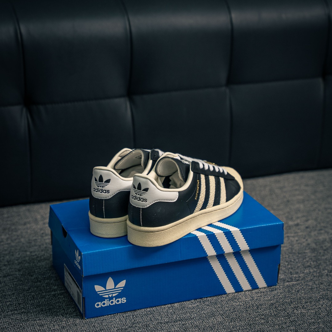 아디다스 아디다스 샴록 O 상품 번호: ID4676