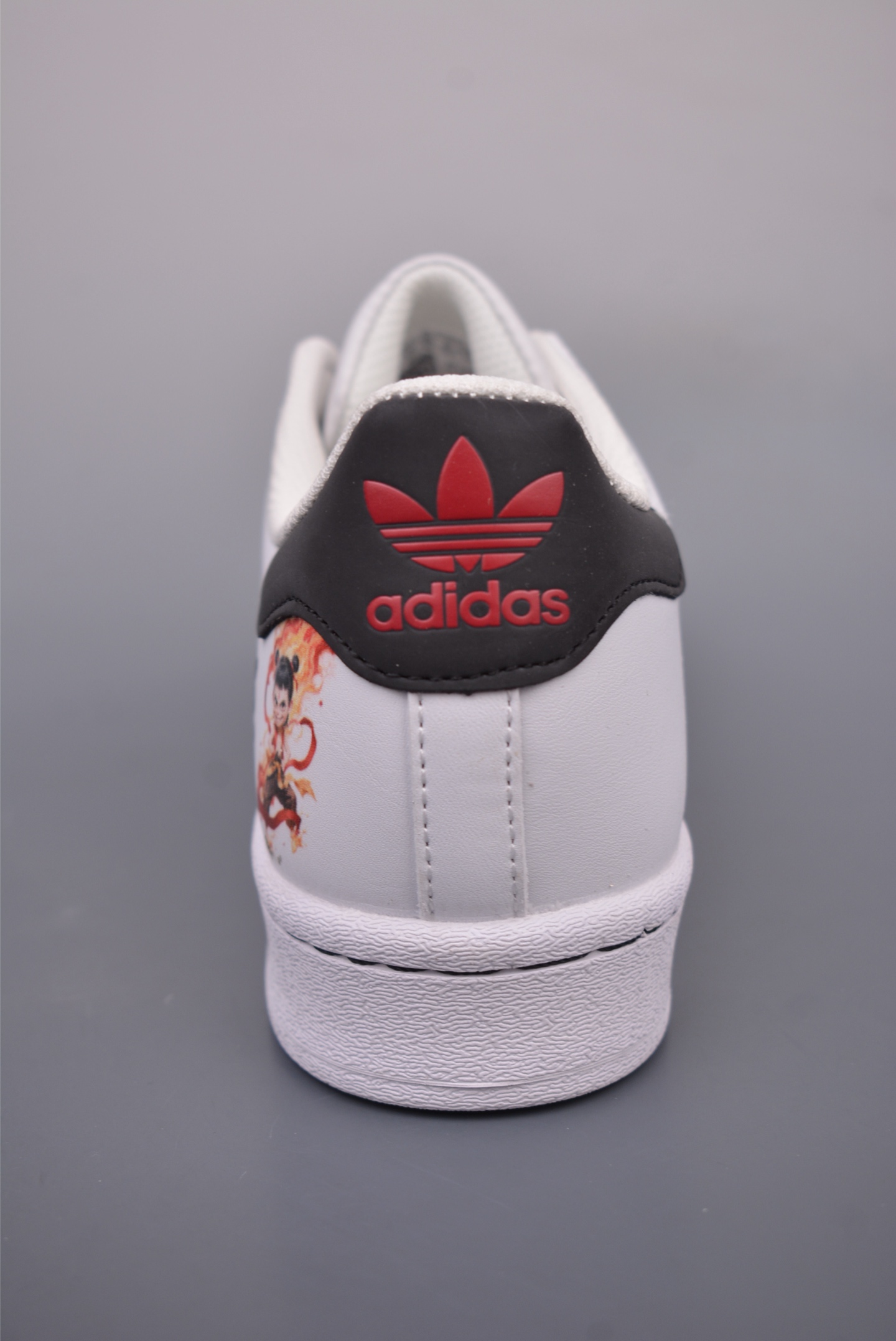 아디다스 오리지널 상품 번호: SD6801