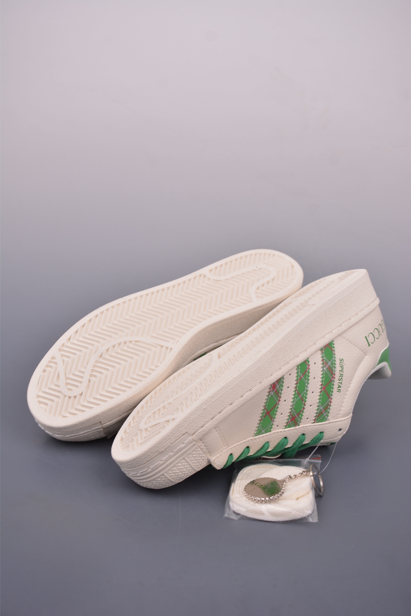 아디다스 오리지널 상품 번호: XG0033