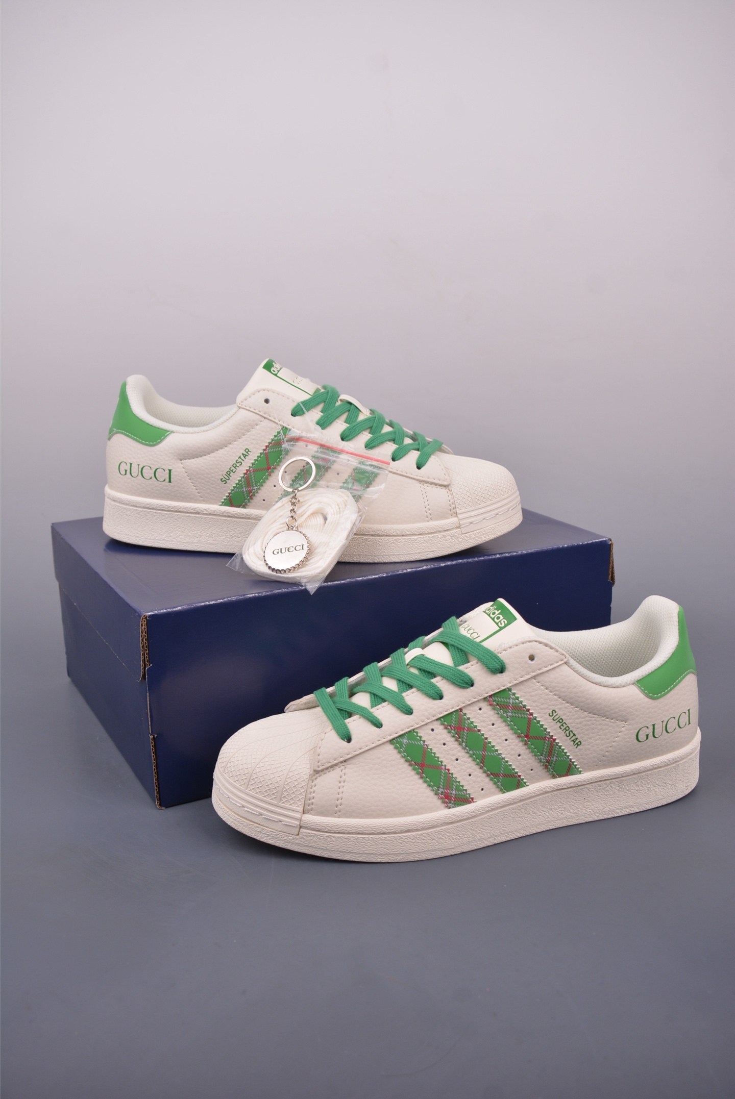 아디다스 오리지널 상품 번호: XG0033