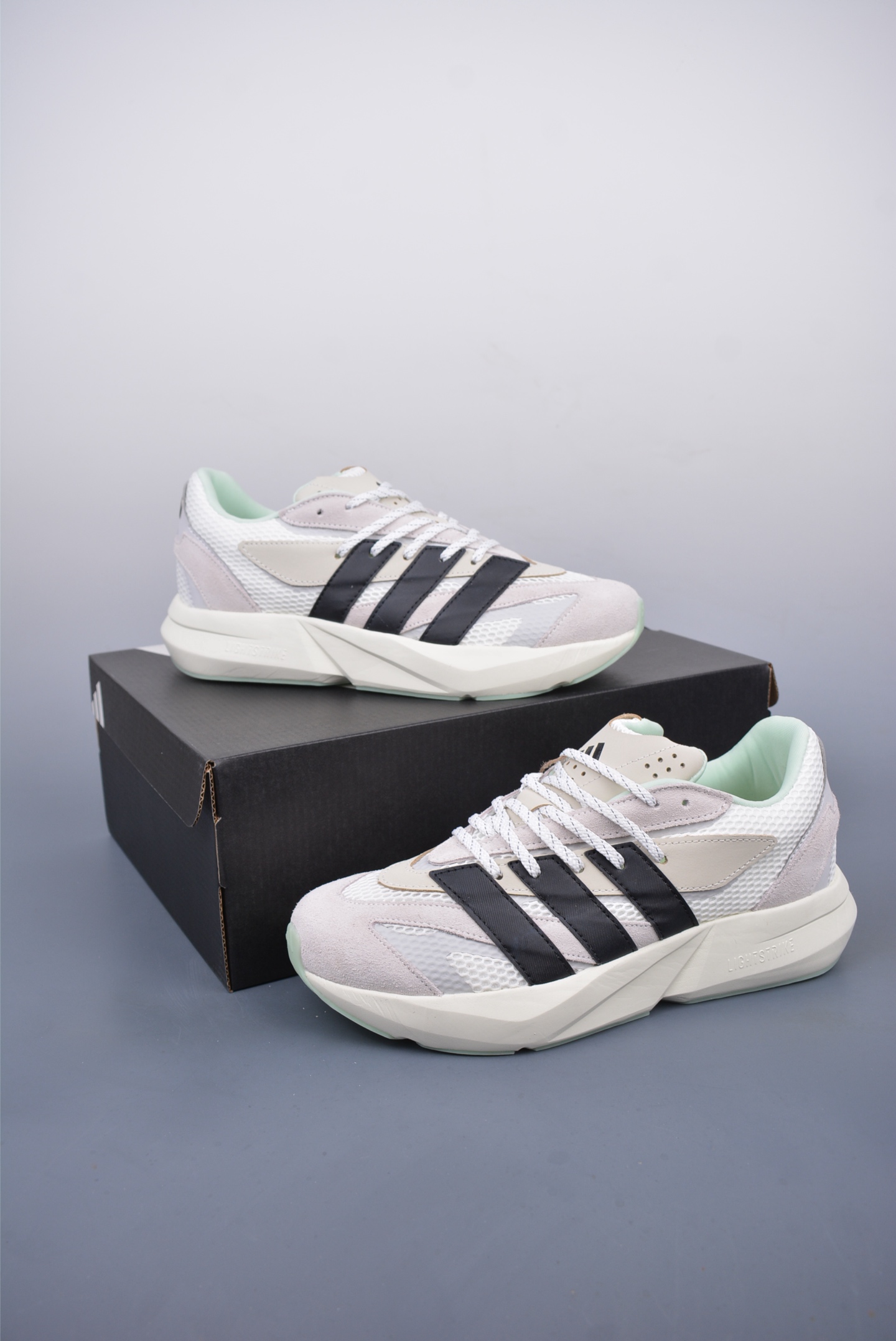 아디다스 라이트블라 상품 번호: JP8363