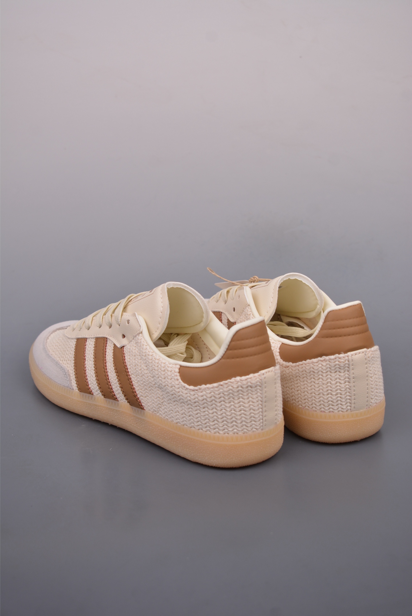 아디다스 클로버 삼바 상품 번호: JR3185