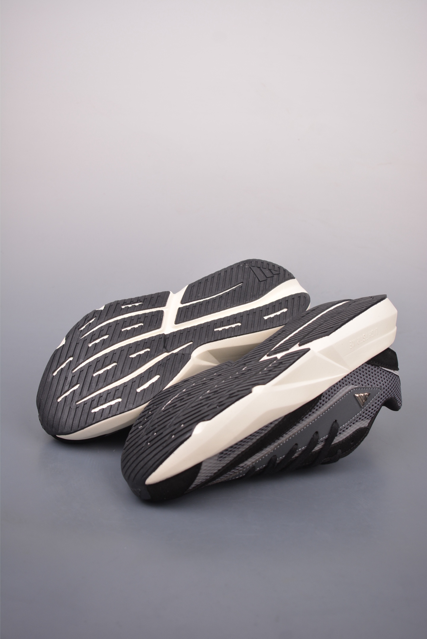 아디다스 라이트블라 상품 번호: JH6958