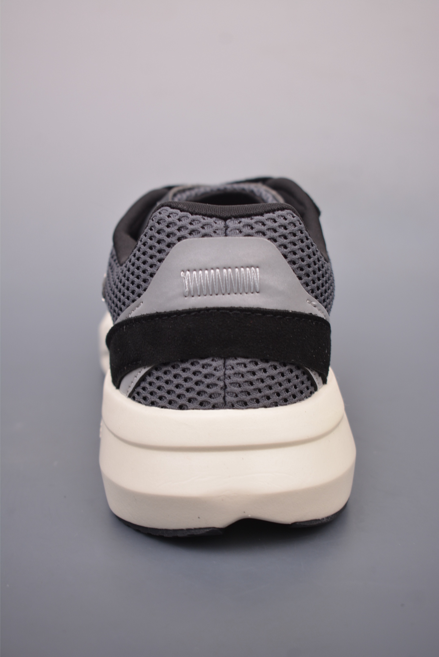 아디다스 라이트블라 상품 번호: JH6958